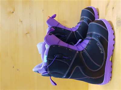 Cizme de snowboard Burton Mint folosite