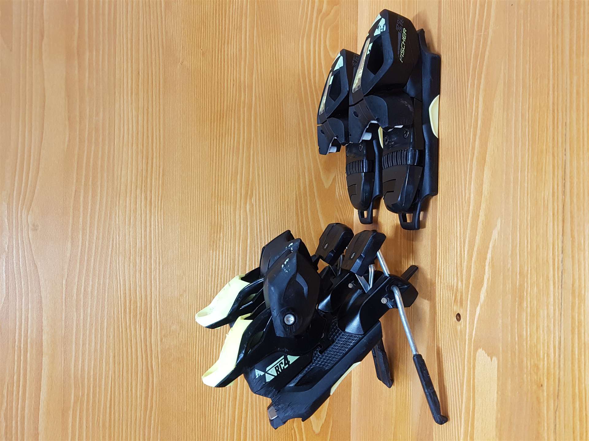 Použité viazanie Fischer RC4 Z12 (12 DIN)