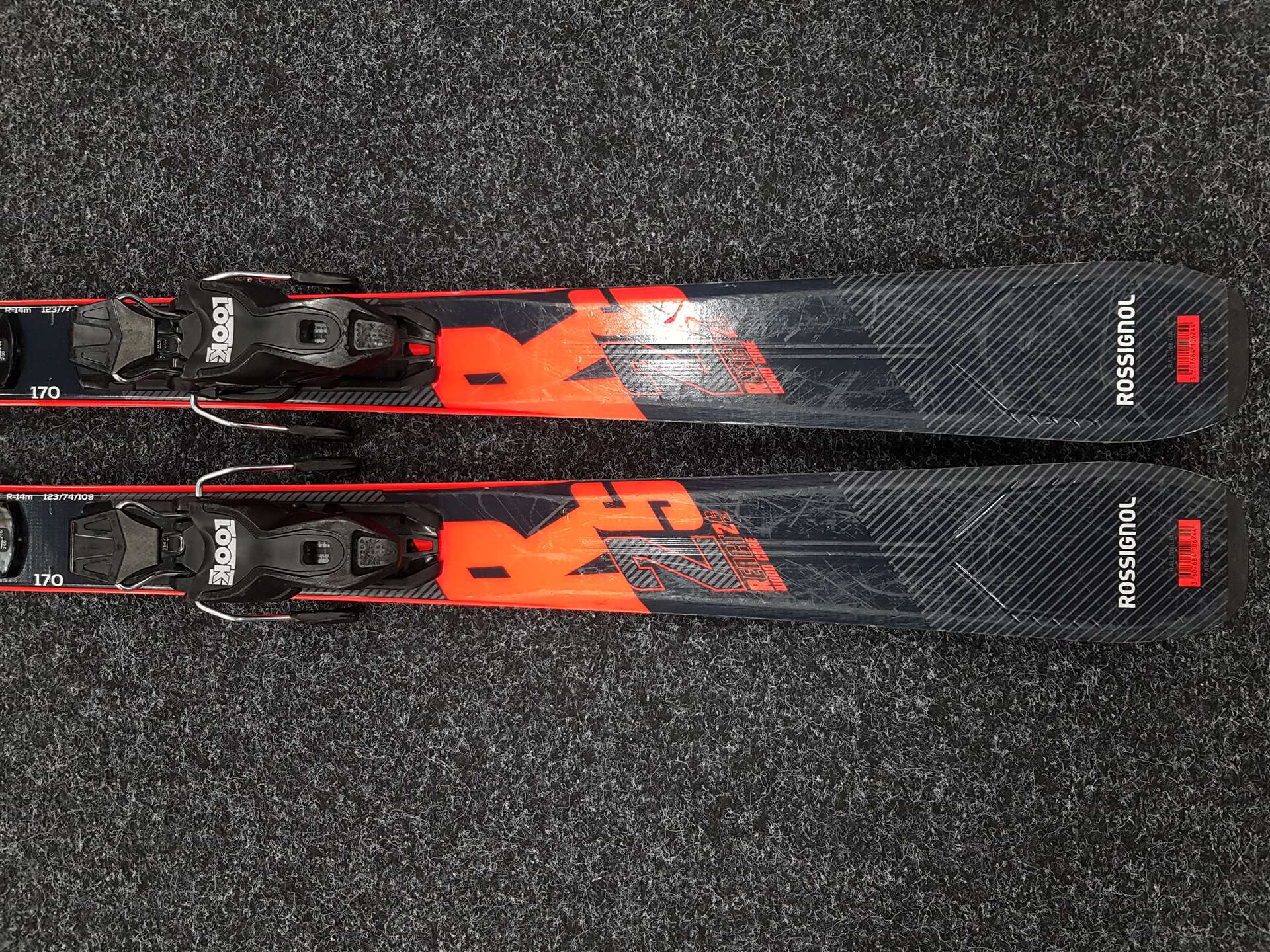 Schiuri ROSSIGNOL React 2S folosite + legături Look Xpress 10