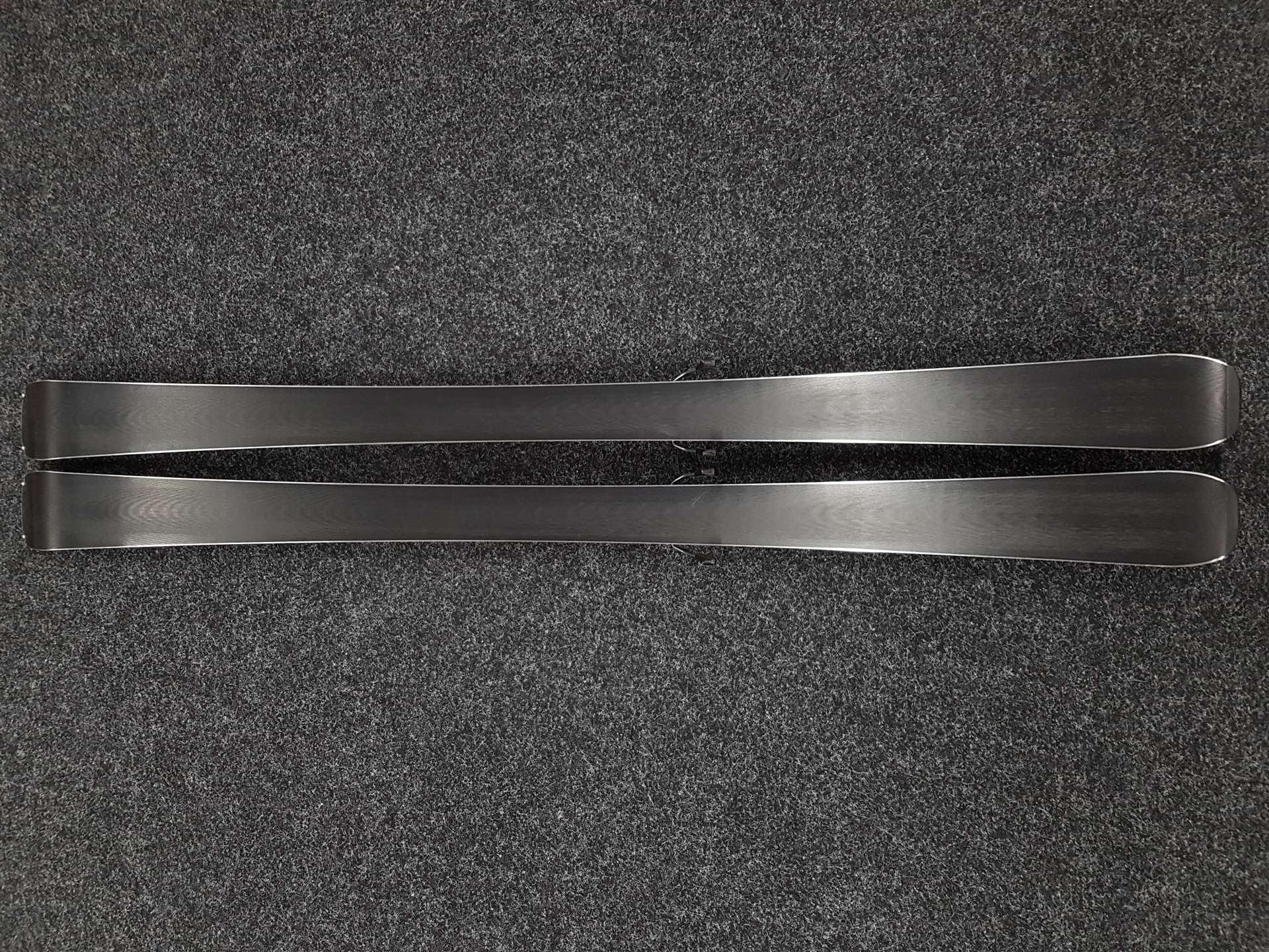 Schiuri ROSSIGNOL React 2S folosite + legături Look Xpress 10
