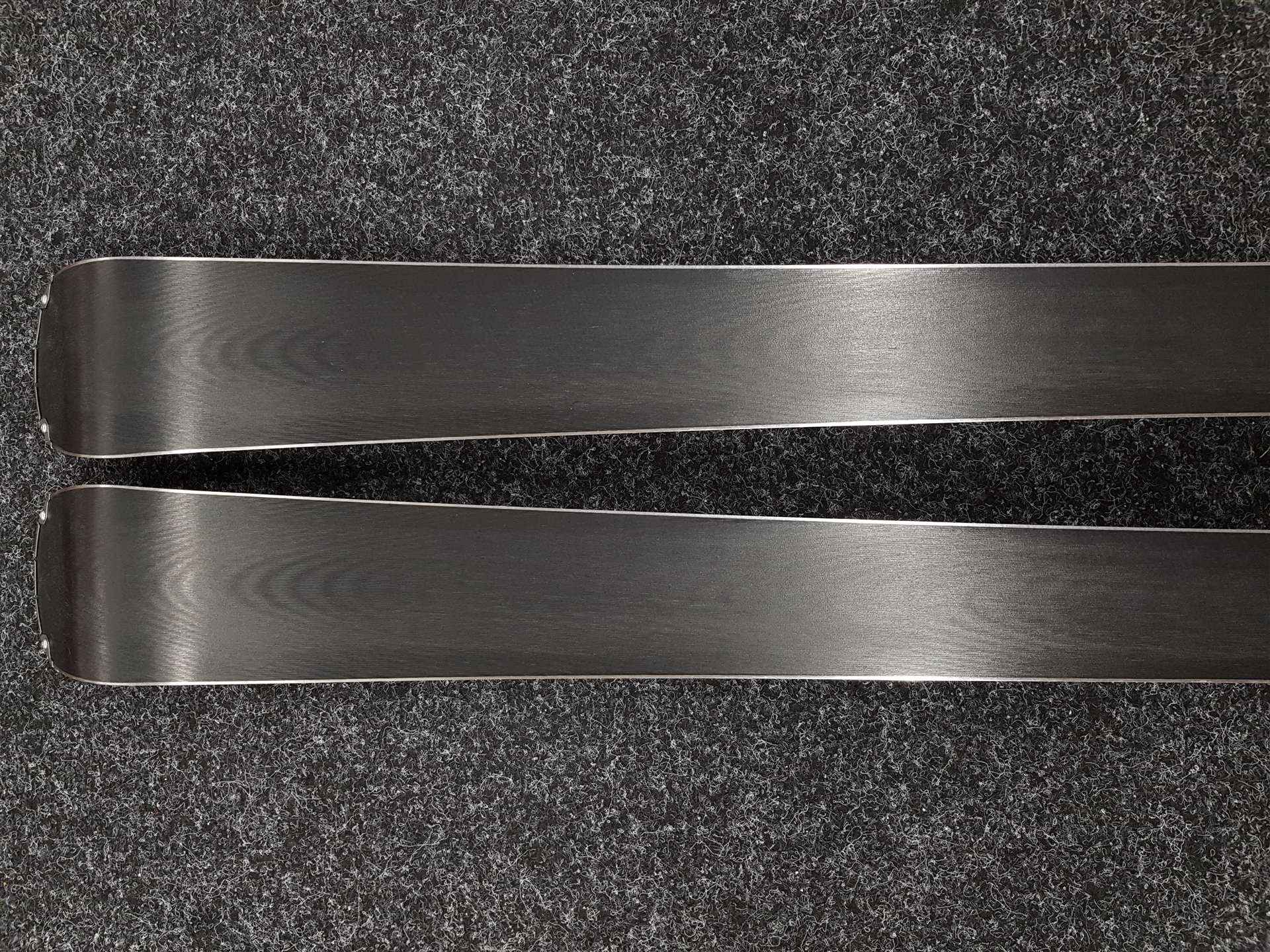 Schiuri ROSSIGNOL React 2S folosite + legături Look Xpress 10