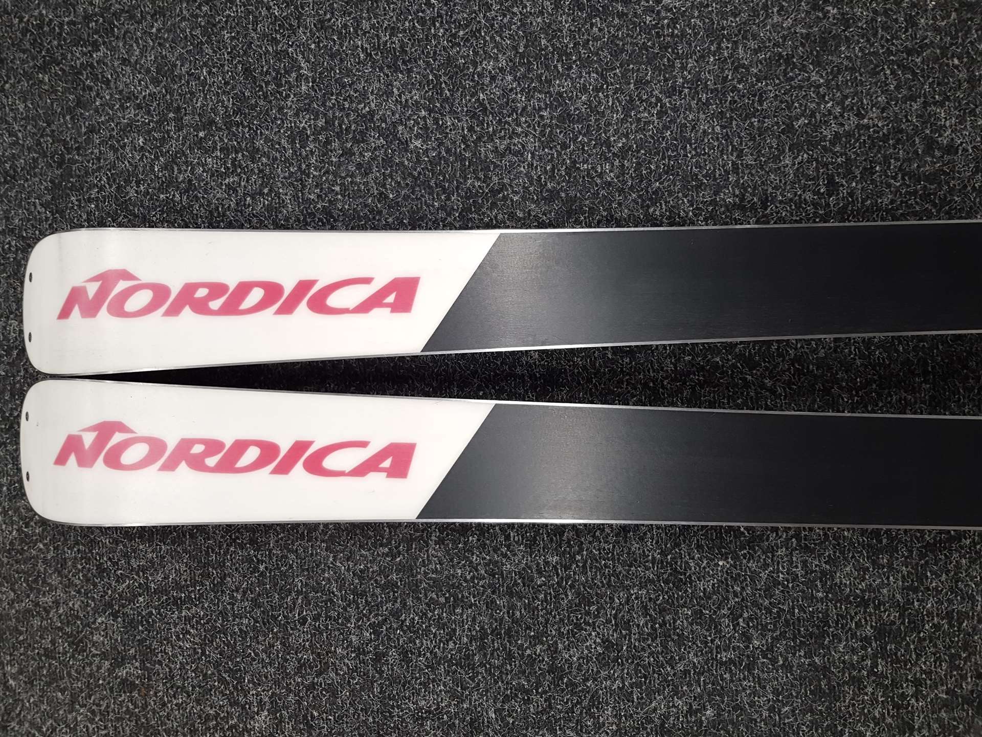 Použité lyže NORDICA SPITFIRE