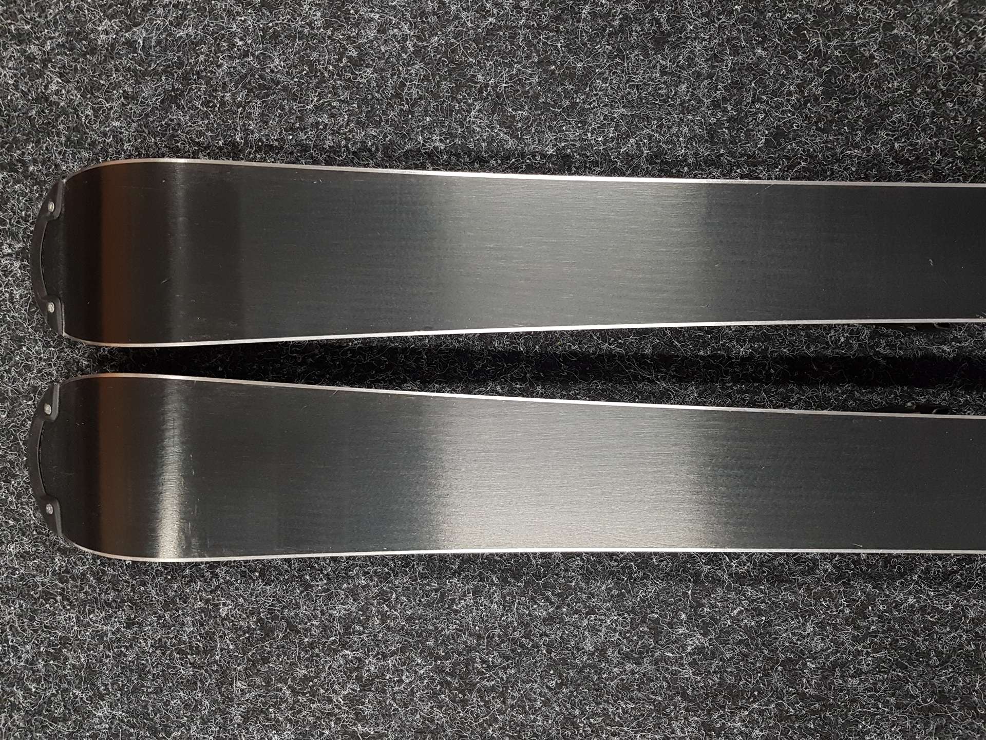 Použité detské lyže NORDICA Dobermann Team Race JR + viazanie Marker 4.5