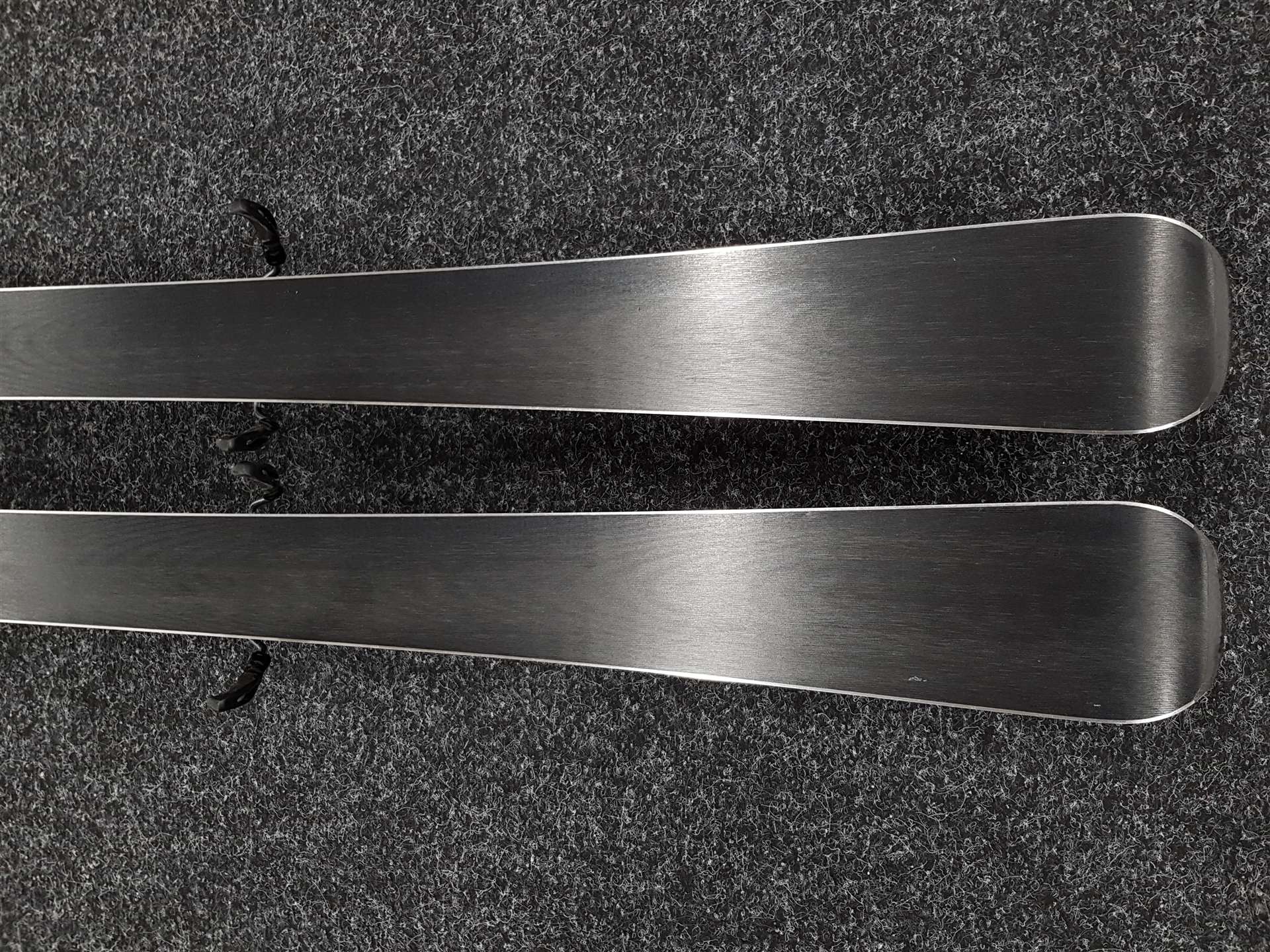 Skis BLIZZARD IQ Racing WCS d'occasion + fixations Marker TP 10