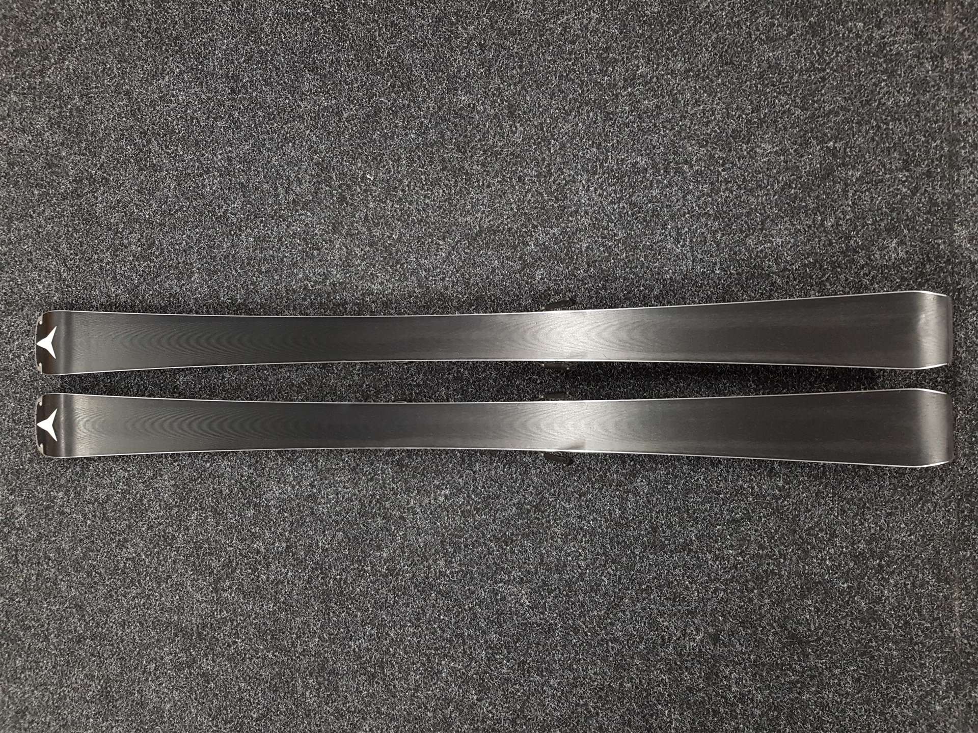 Skis ATOMIC Redster Q9 d'occasion + fixations Atomic X 12 GW