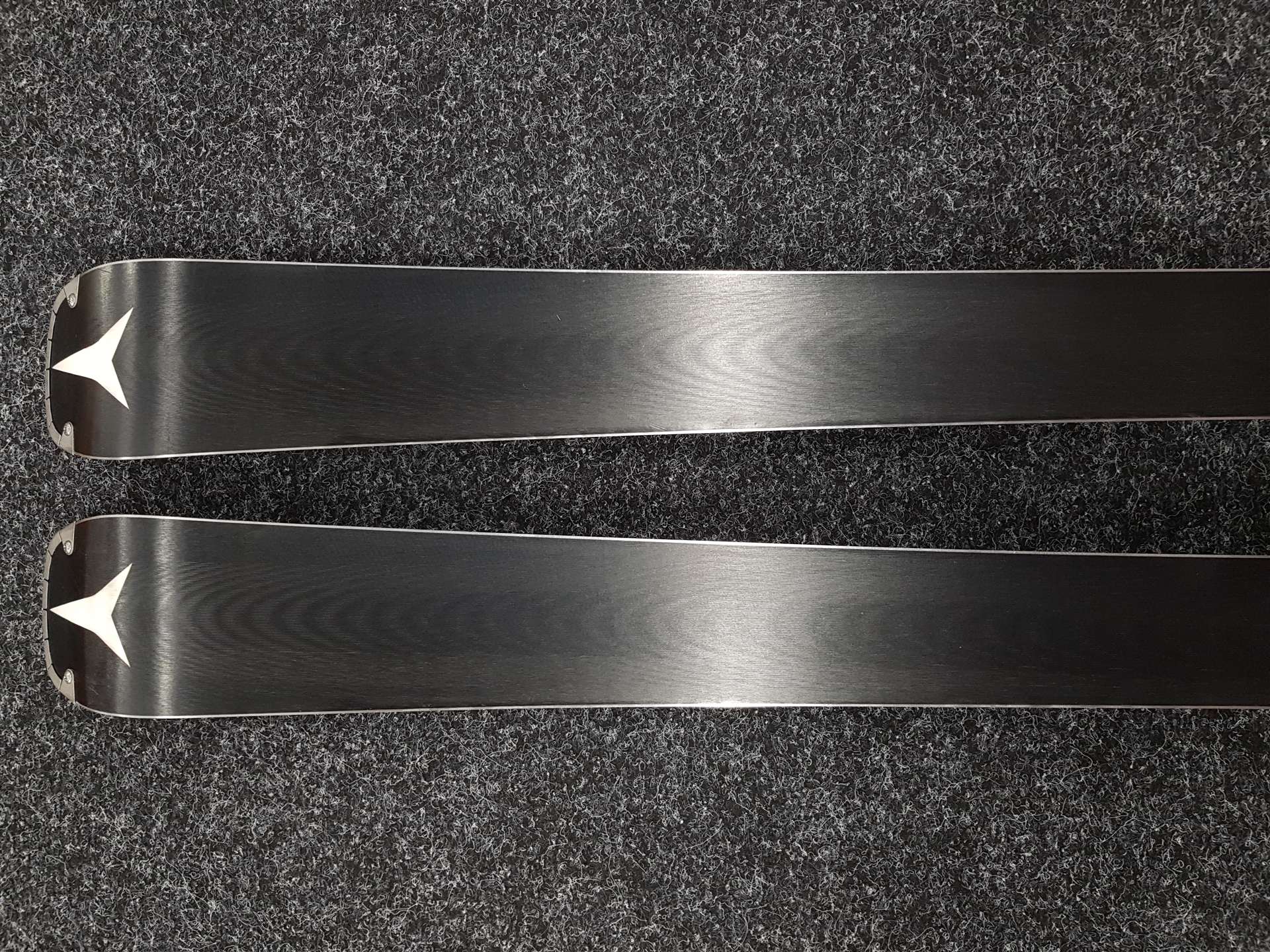 Skis ATOMIC Redster Q9 d'occasion + fixations Atomic X 12 GW