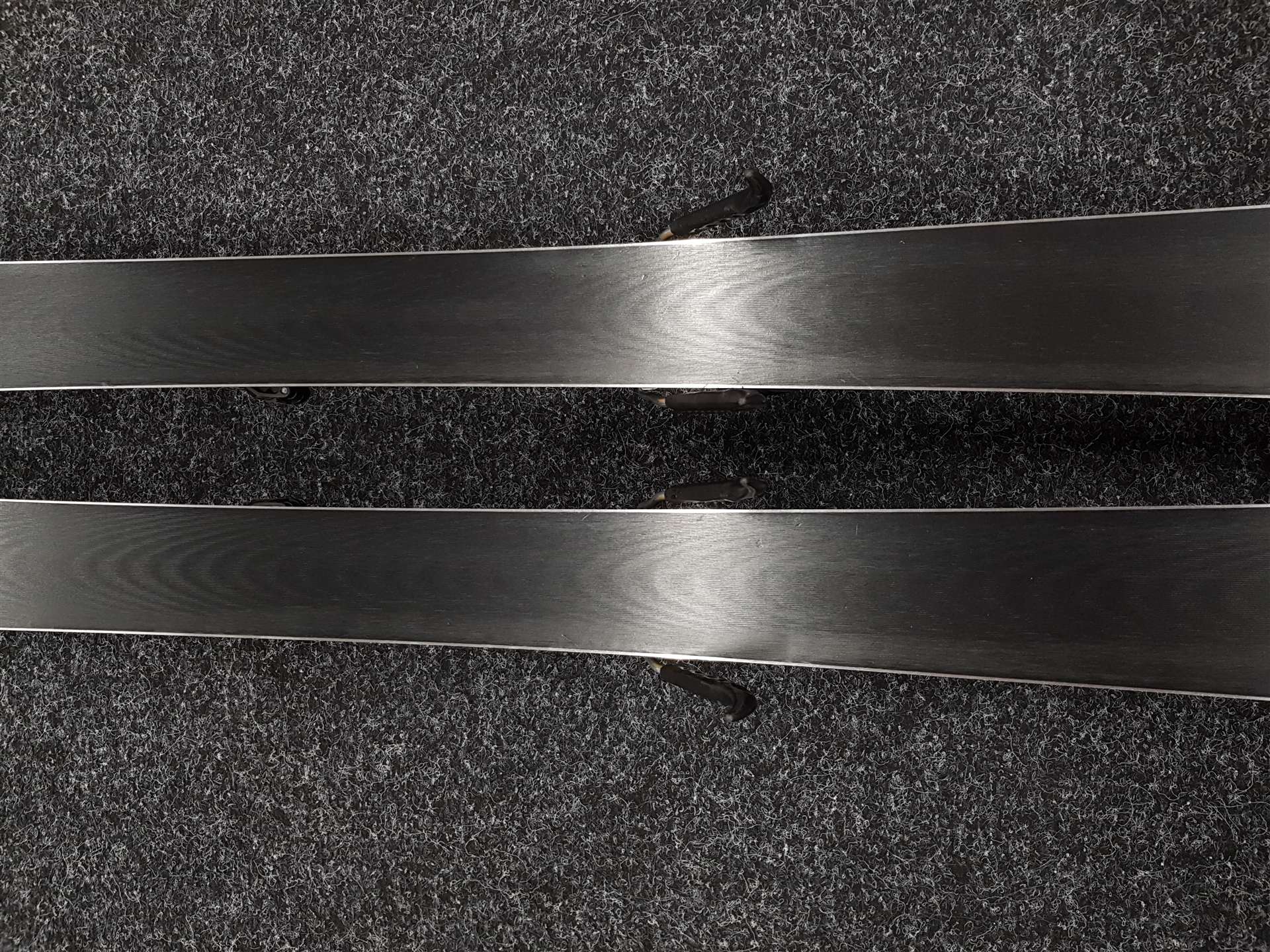 Skis ATOMIC Redster Q9 d'occasion + fixations Atomic X 12 GW