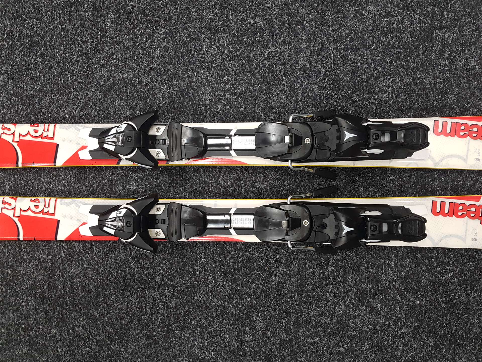 Použité lyže ATOMIC Redster GS + vázání Atomic XTO 12