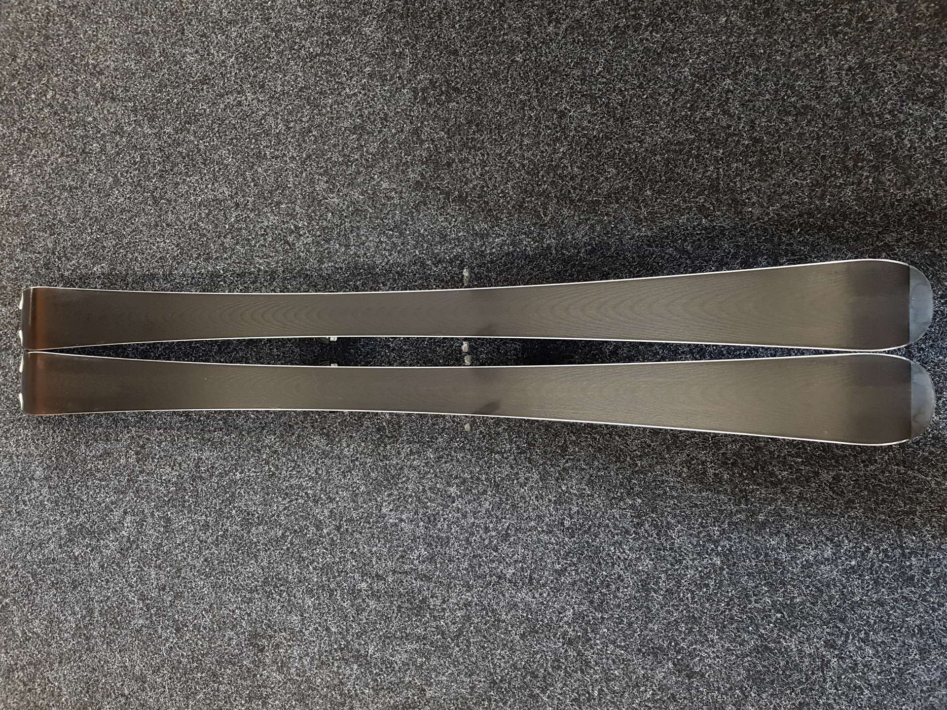 Skis HEAD Rev 70 d'occasion + fixations Tyrolia 10.0