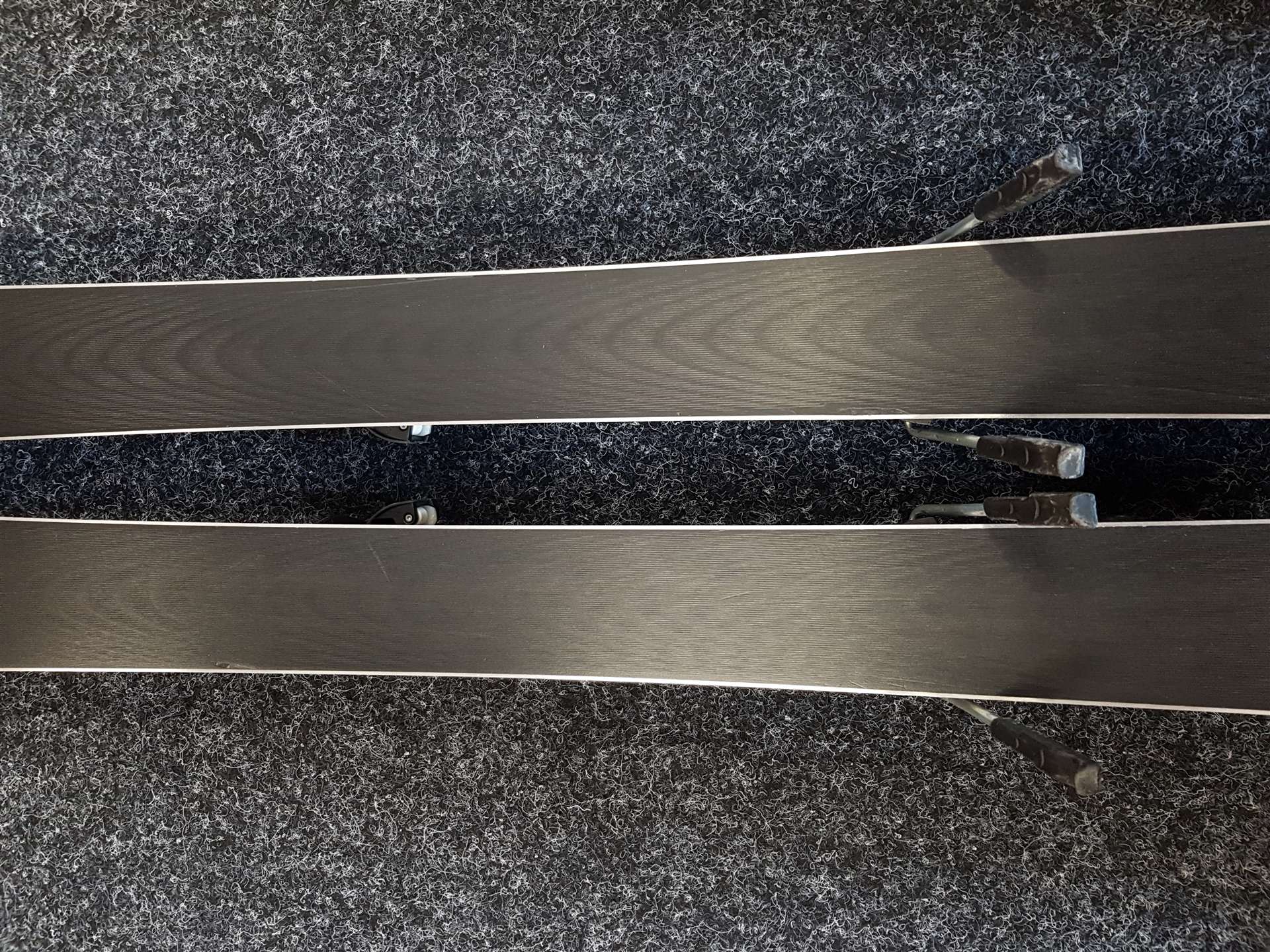 Skis HEAD Rev 70 d'occasion + fixations Tyrolia 10.0