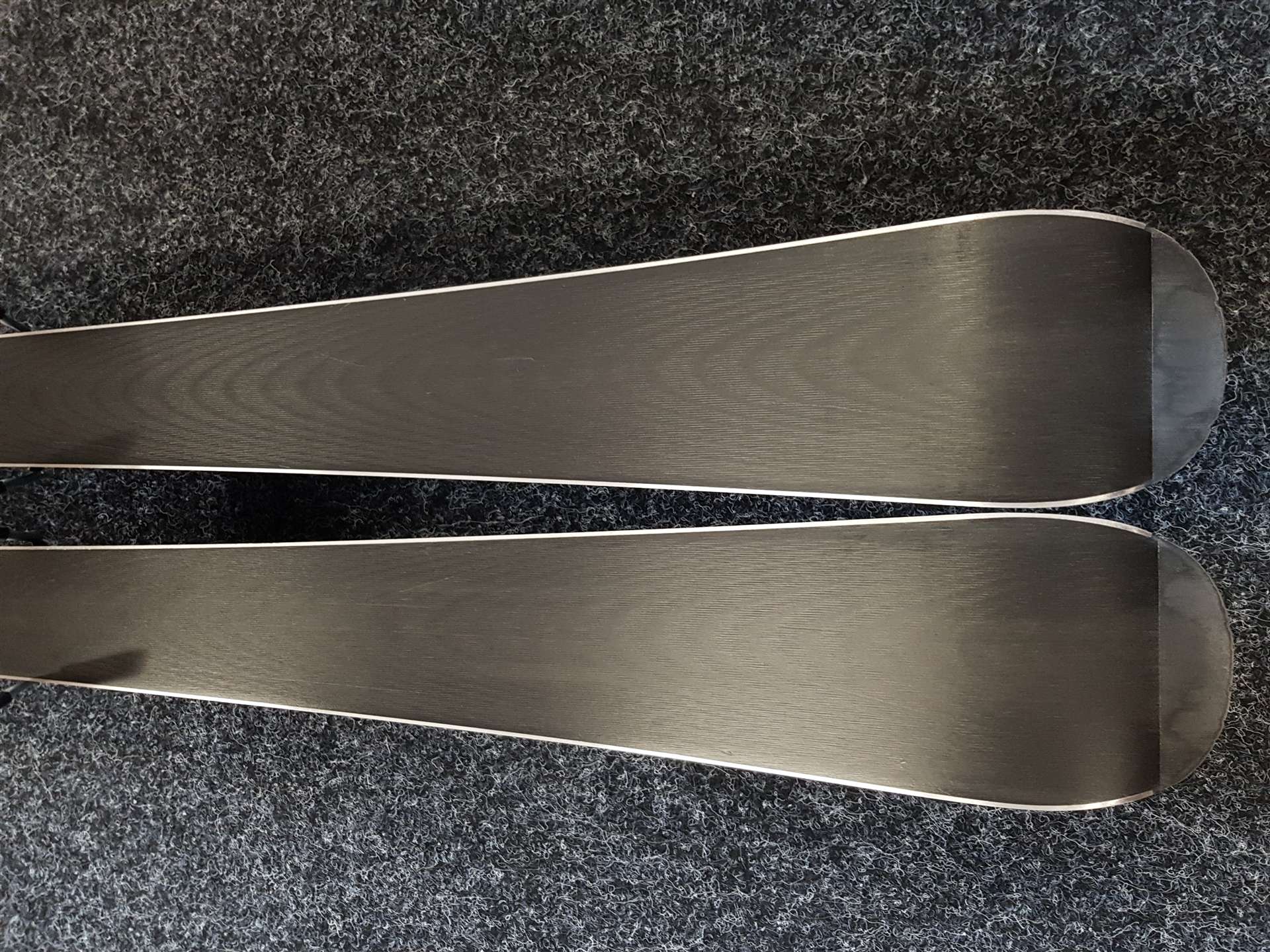 Skis HEAD Rev 70 d'occasion + fixations Tyrolia 10.0