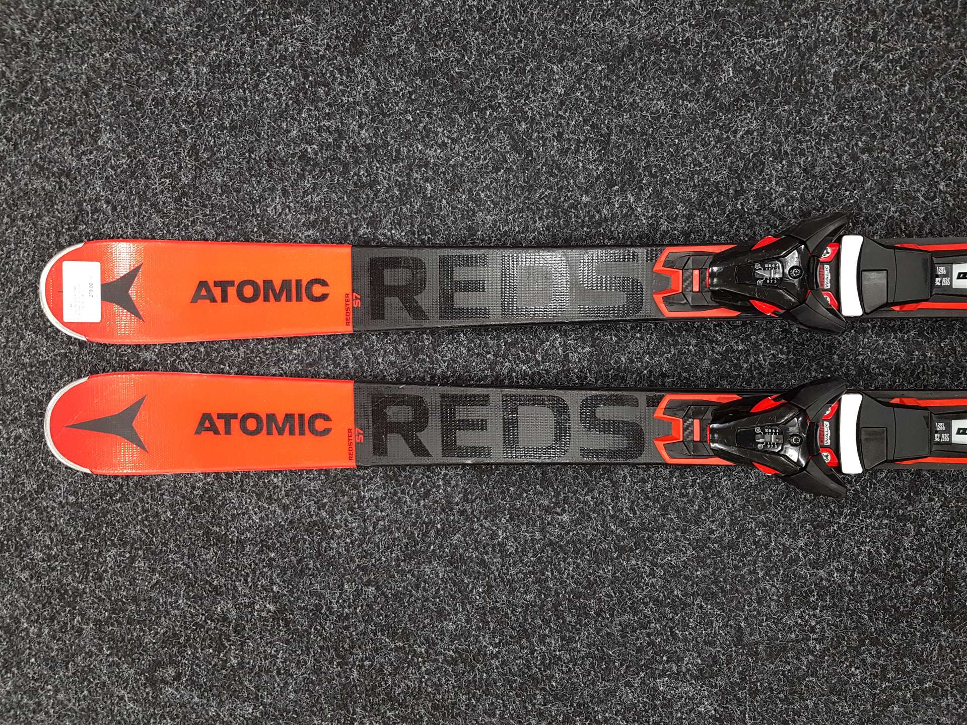 Použité lyže ATOMIC Redster S7 + viazanie Atomic  M 12