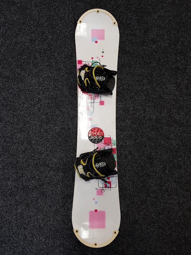 Używany snowboard Stuf + wiązania Flow w rozmiarze M