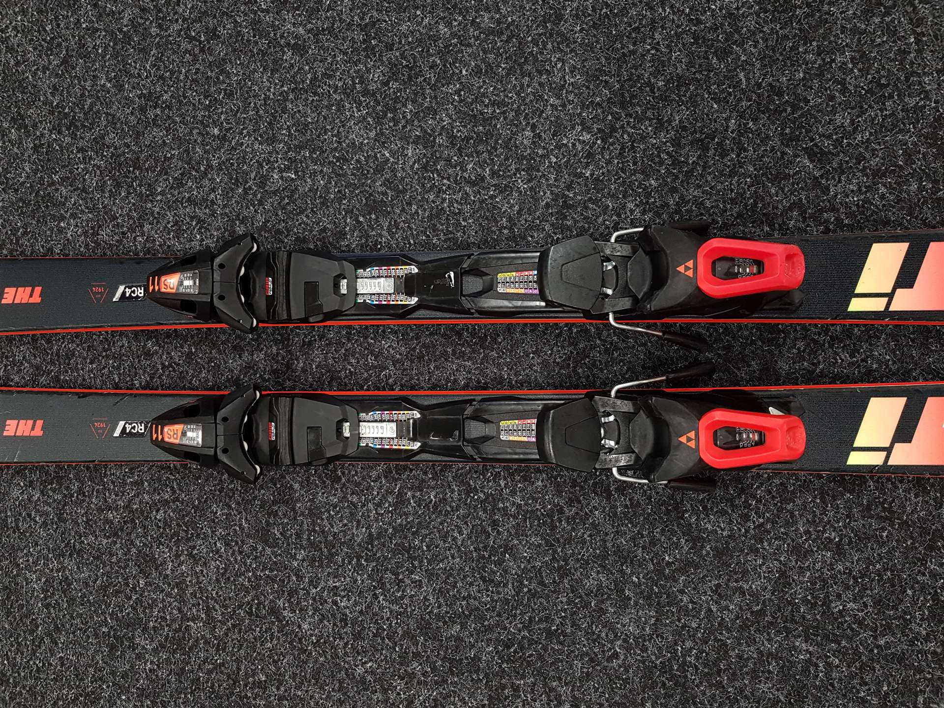 Używane narty FISCHER The Curv + wiązania Fischer RS 11