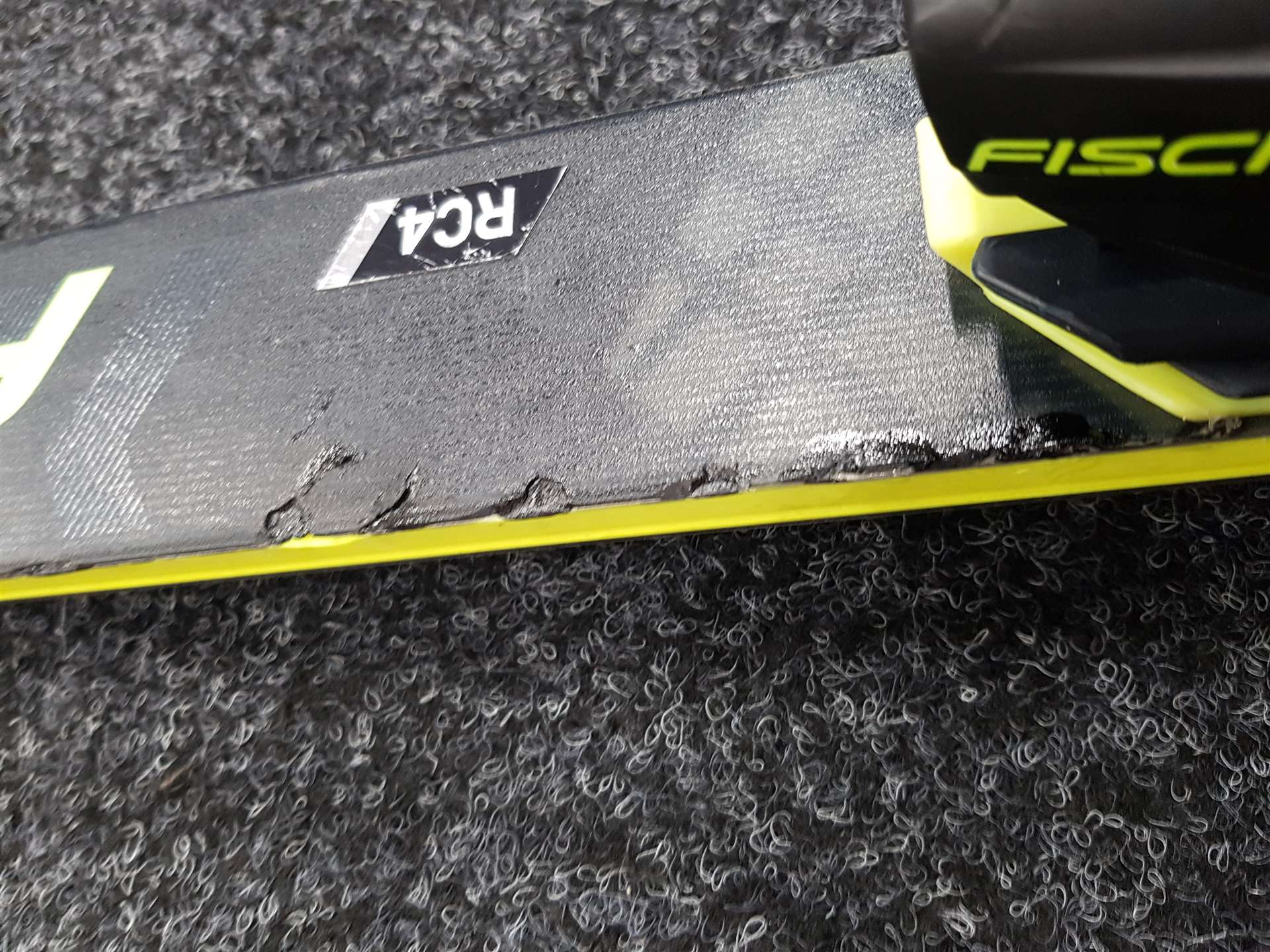 Použité lyže FISCHER RC 4 RC + vázání Fischer Z12