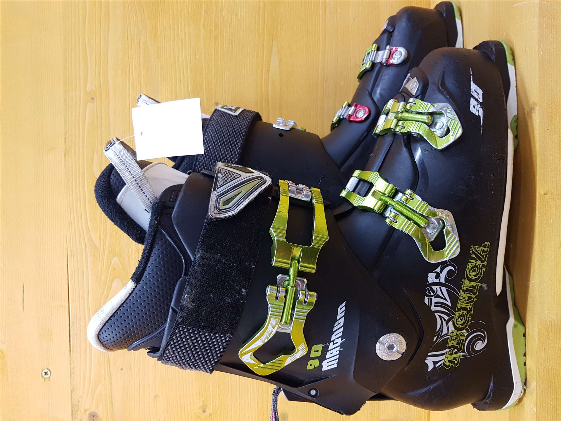 Gebrauchte Tecnica MAGNUM 90 Skischuhe
