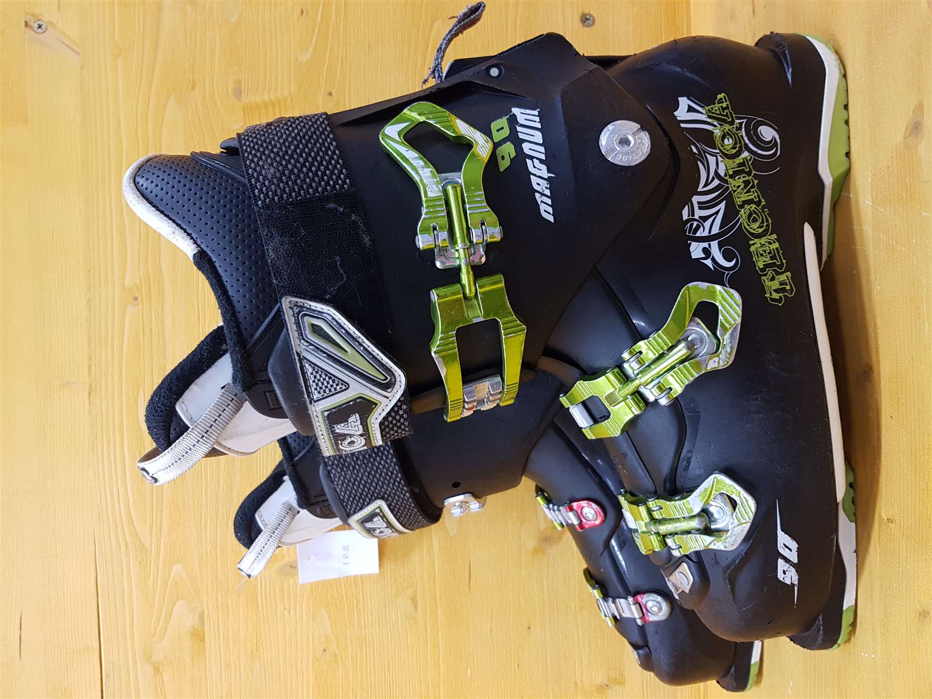 Gebrauchte Tecnica MAGNUM 90 Skischuhe