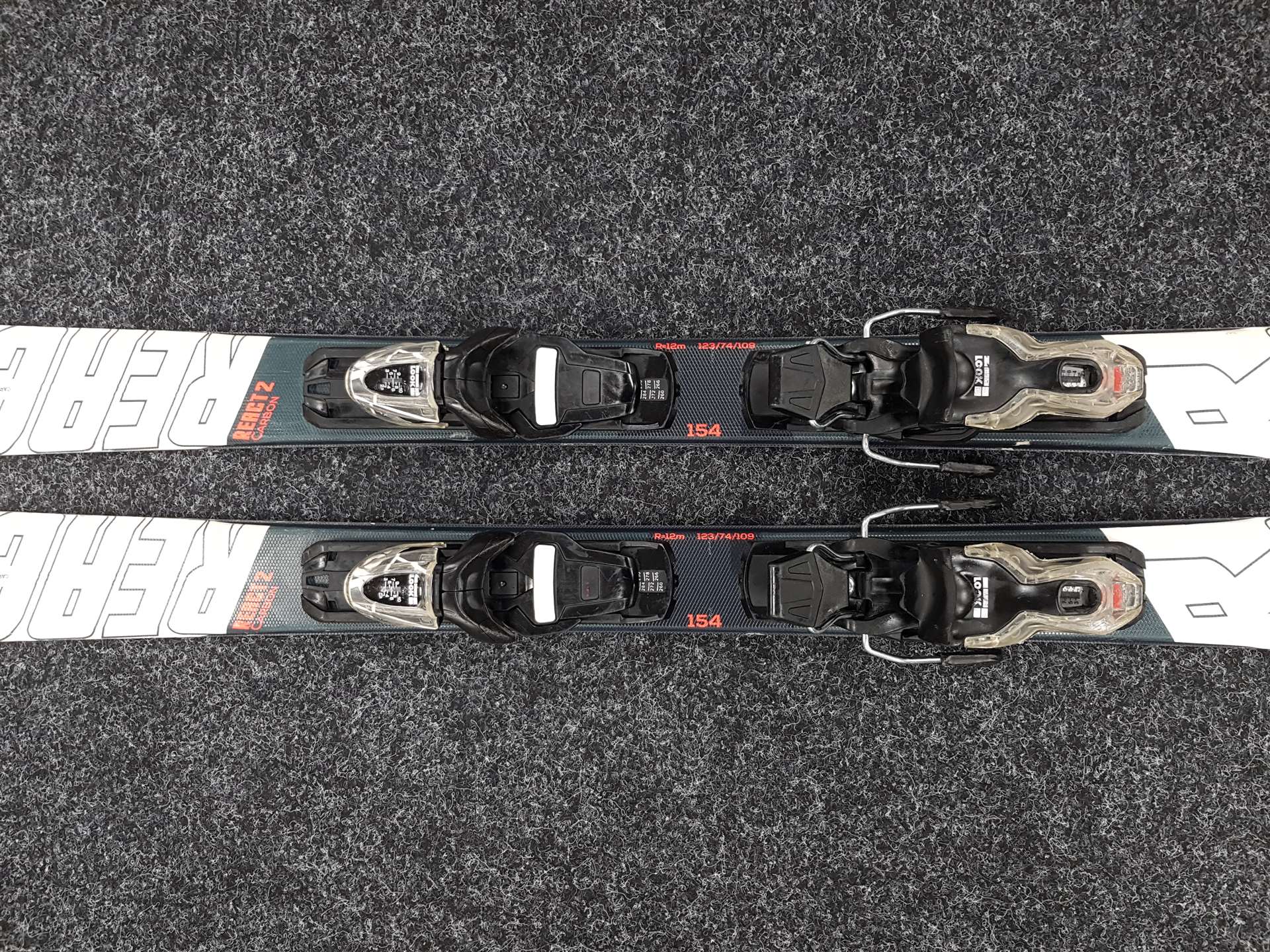 Sci usati ROSSIGNOL React 2 Carbon + attacchi Look Xpress 10