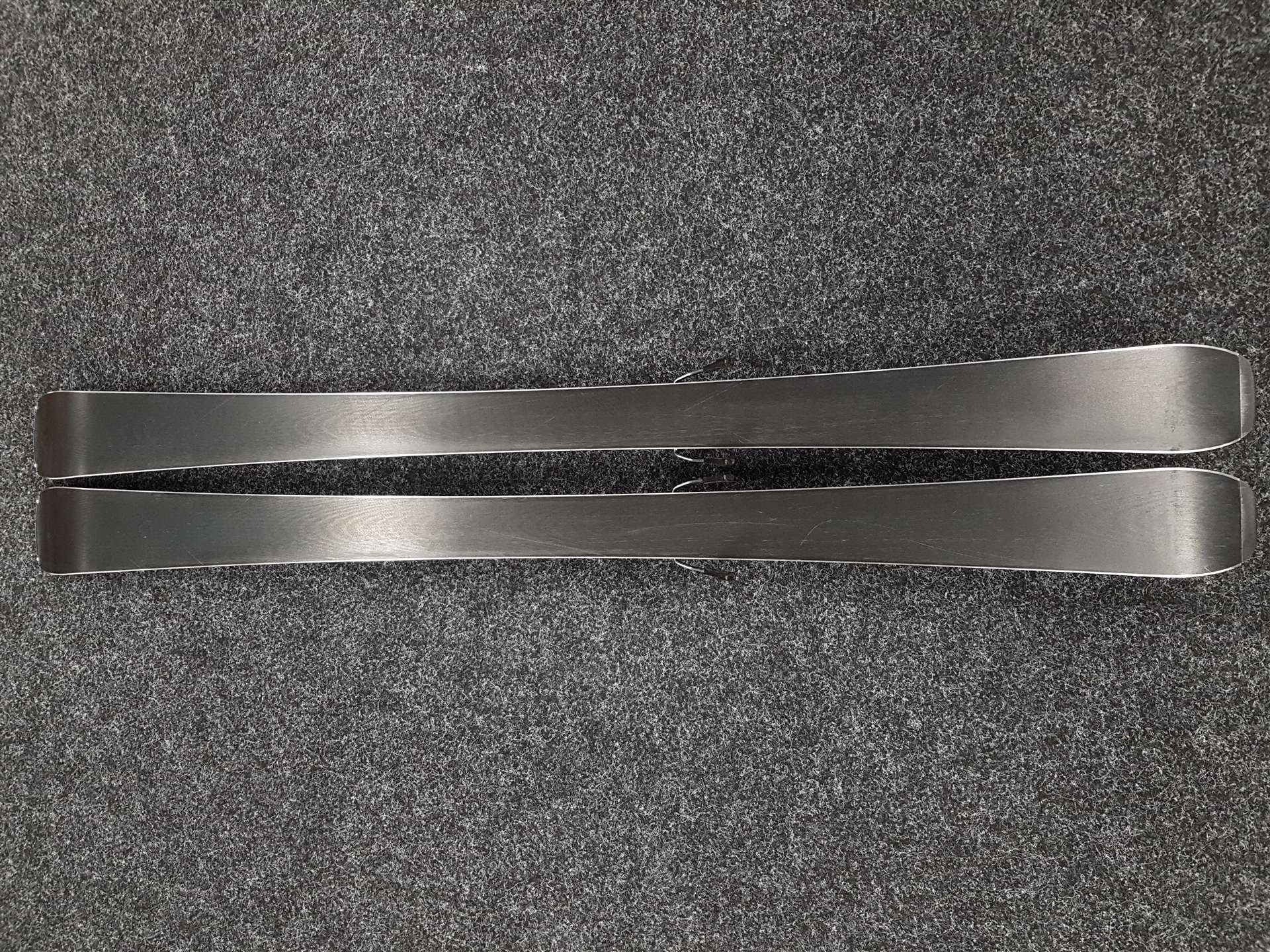 Sci usati ROSSIGNOL React 2 Carbon + attacchi Look Xpress 10