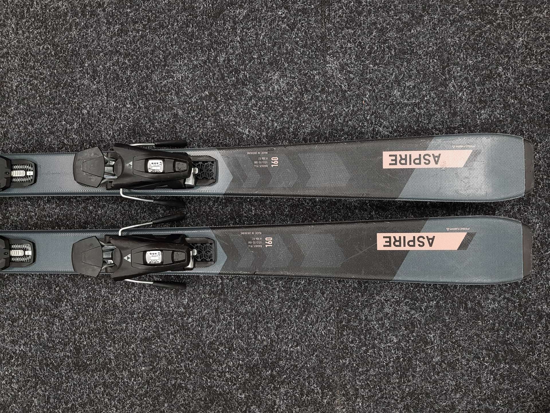 Skis FISCHER Aspire d'occasion + fixations Fischer RS 9