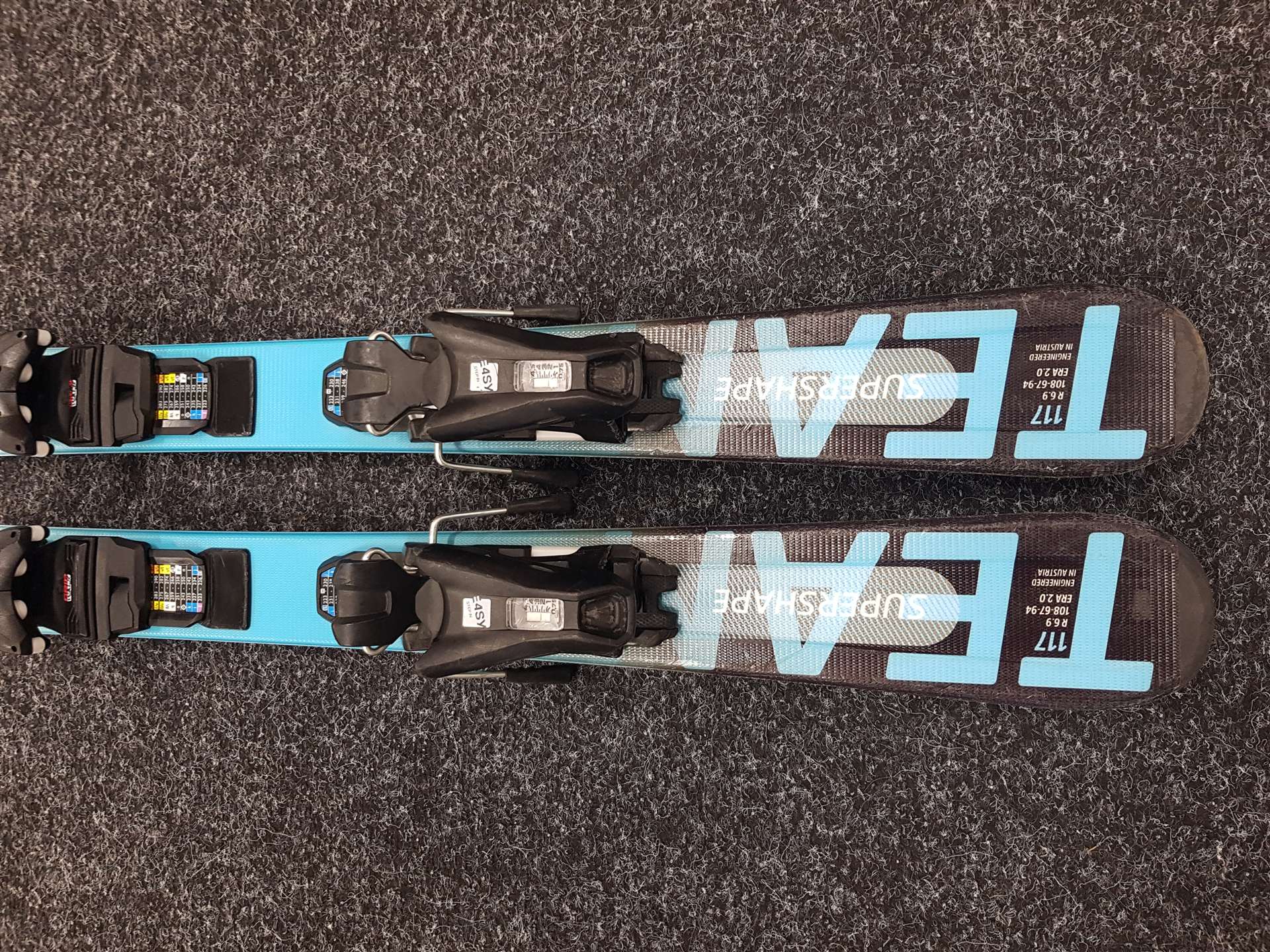 Použité dětské lyže HEAD Supershape Team 117 + vázání Tyrolia JRS 4.5 CA