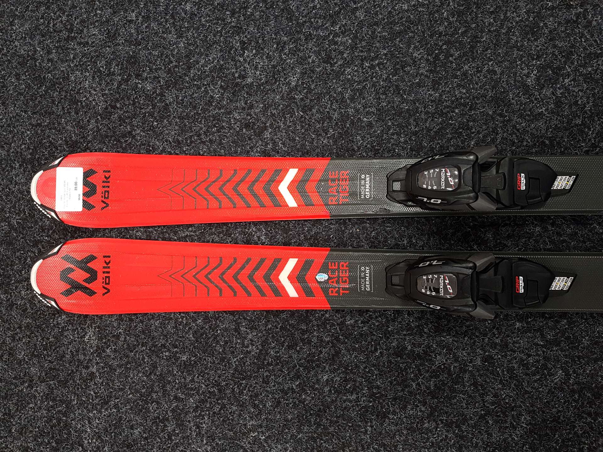 Rabljene otroške smuči VOLKL Racetiger JR + vezi Marker 7.0