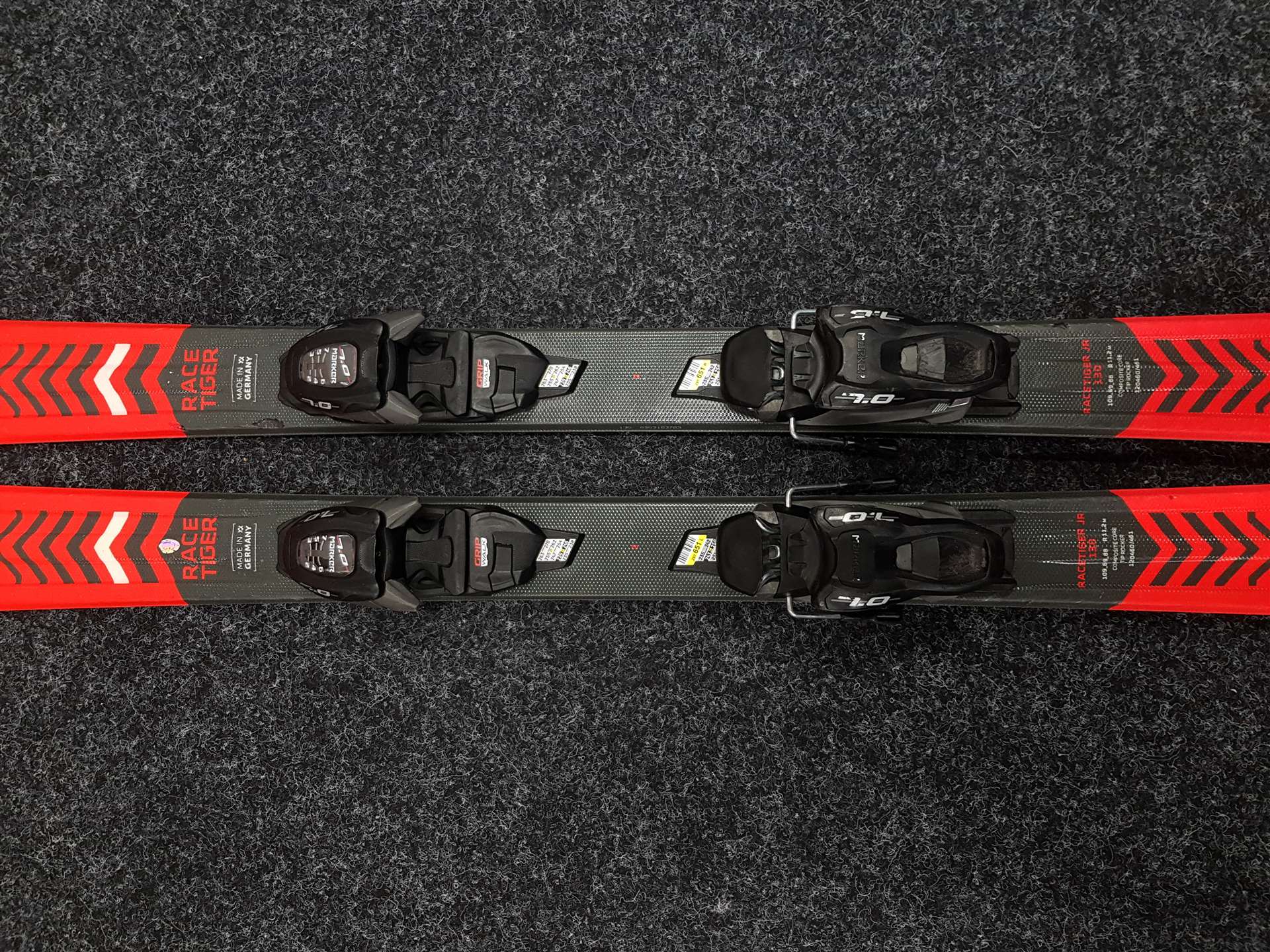 Rabljene otroške smuči VOLKL Racetiger JR + vezi Marker 7.0
