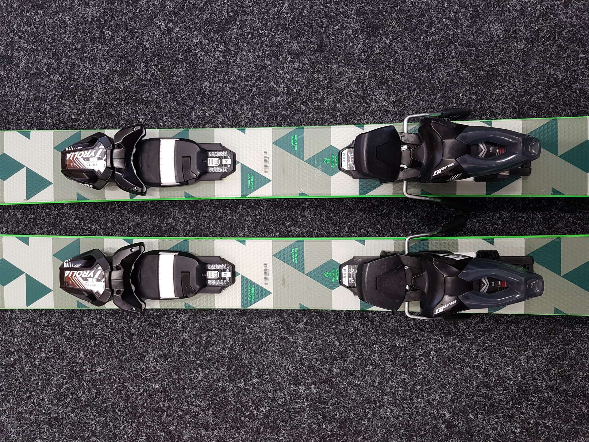 Rabljene freeride smuči BLACK CROWS Magnis + vezi Tyrolia SUR 10