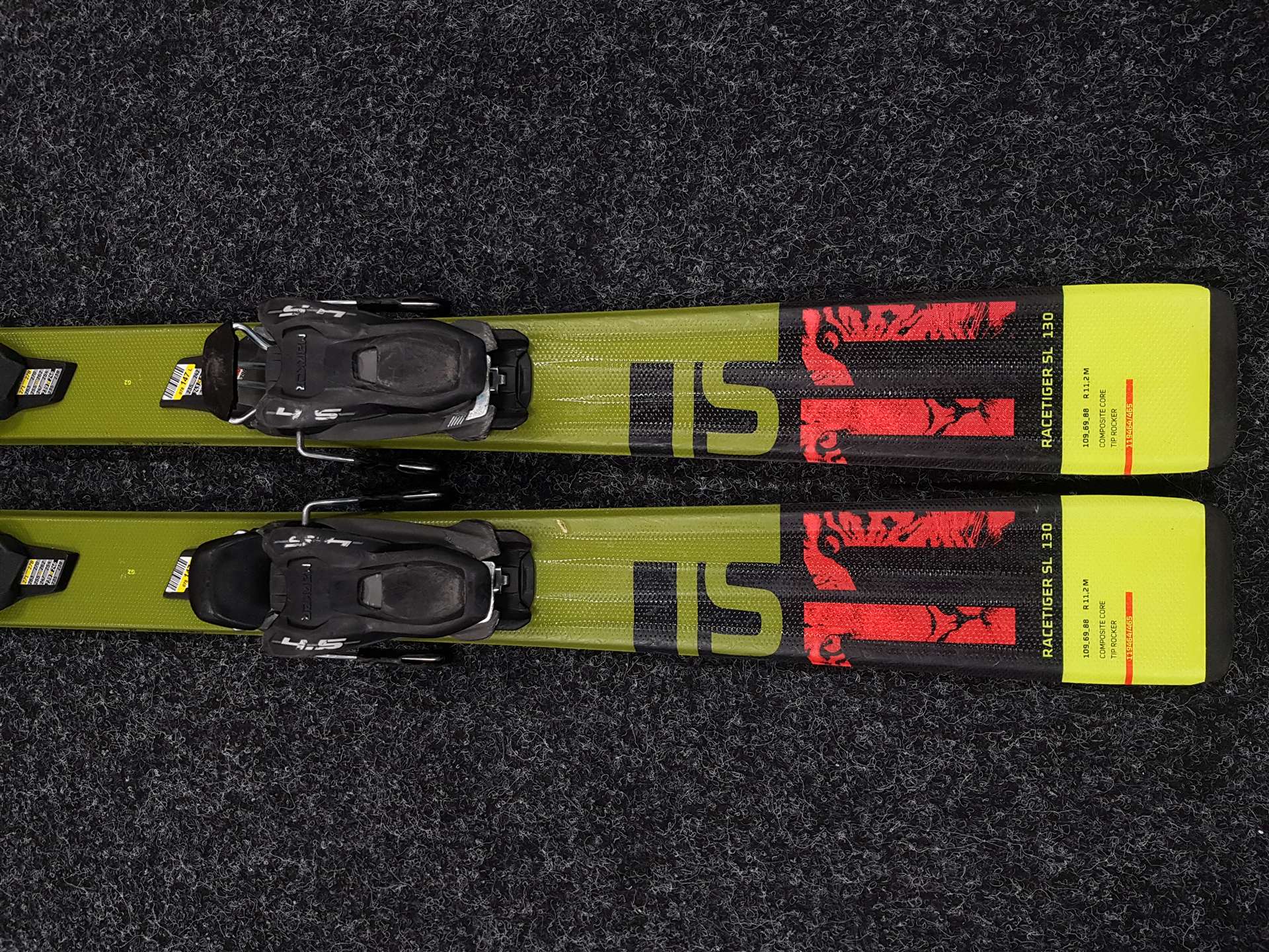 Esquís infantiles usados VOLKL Racetiger SL 11 + fijaciones Marker 4.5