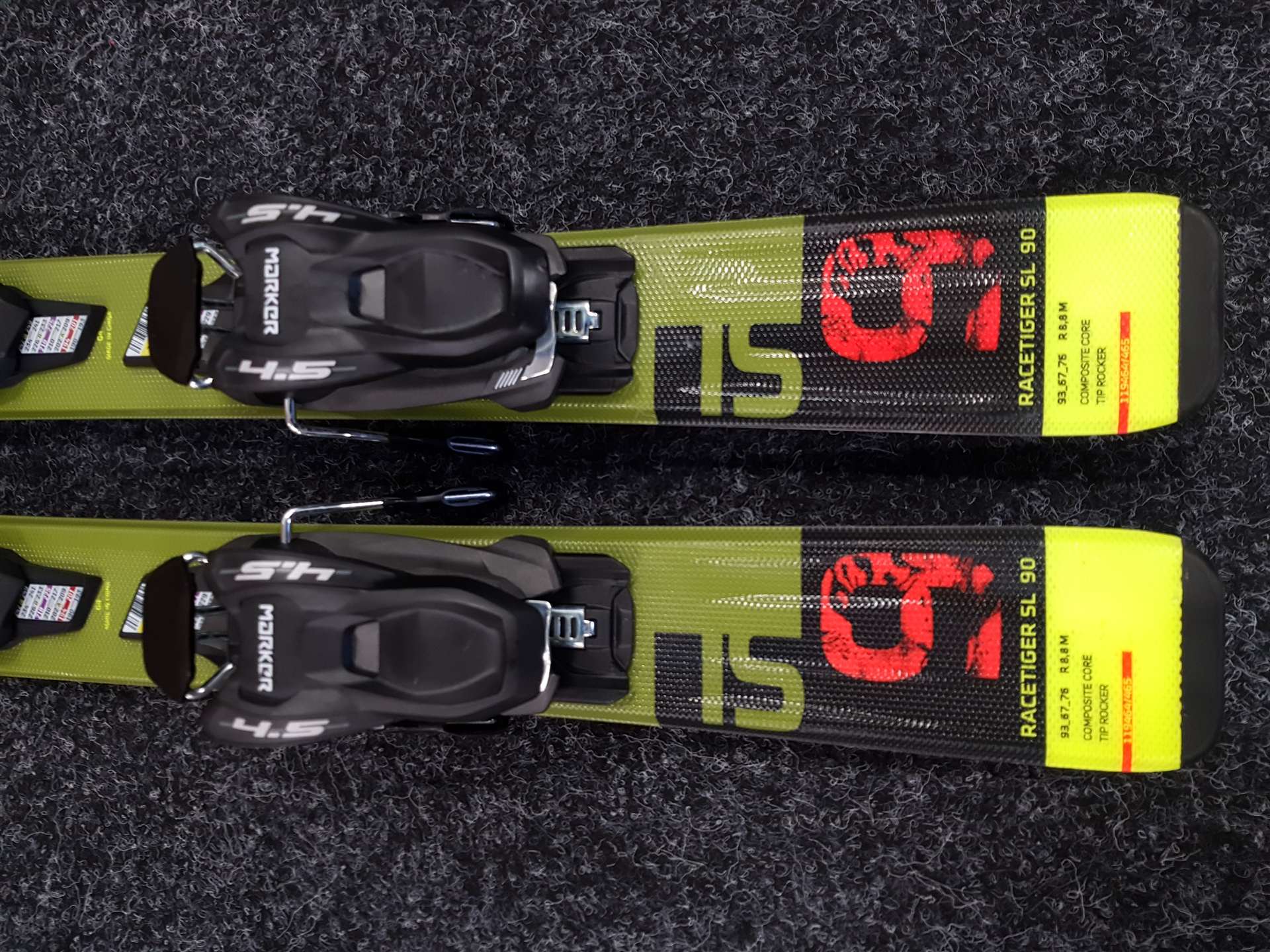 Použité detské lyže VOLKL Racetiger SL + viazanie Marker4.5