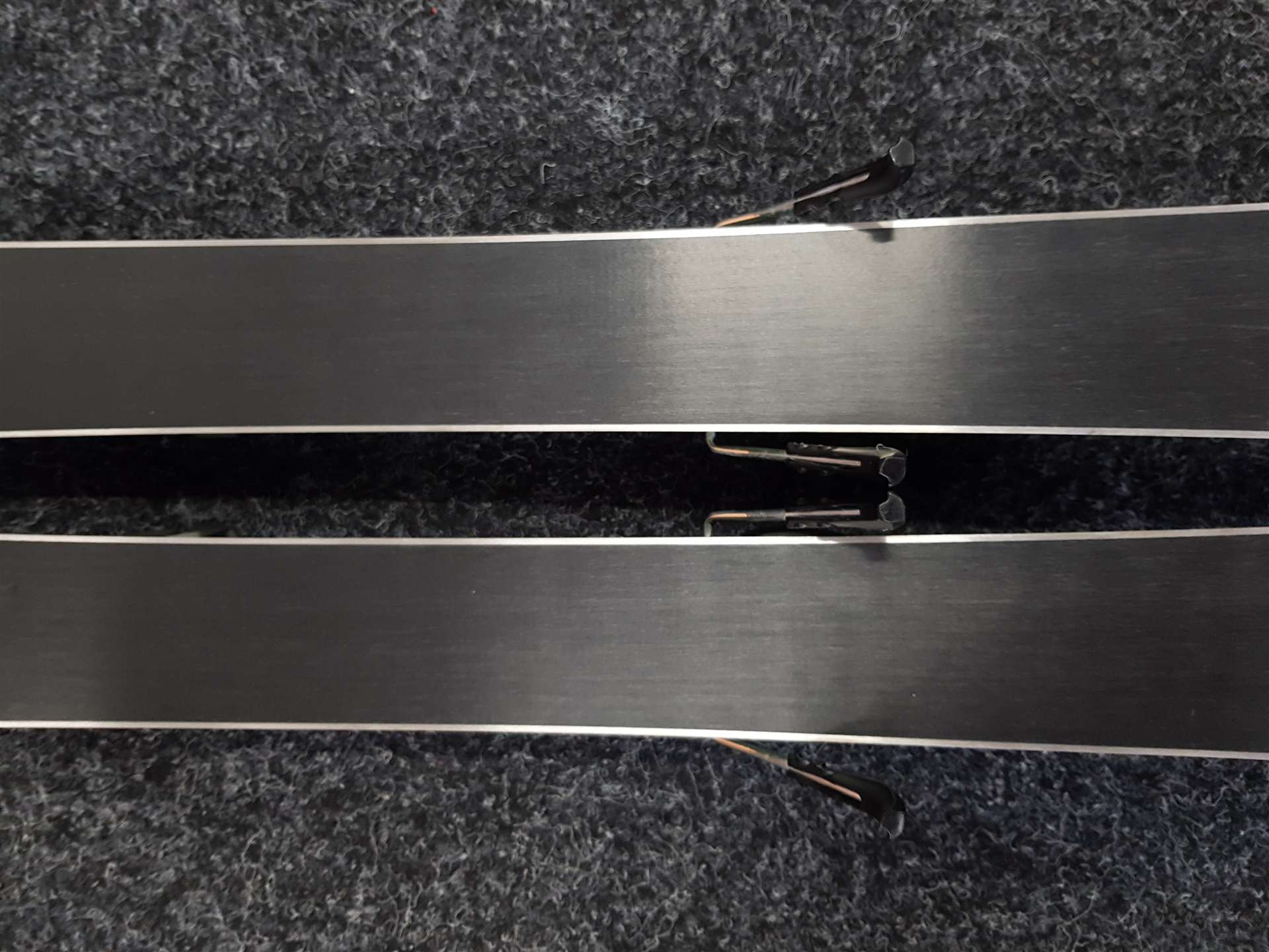 Použité detské lyže VOLKL Racetiger SL + viazanie Marker4.5