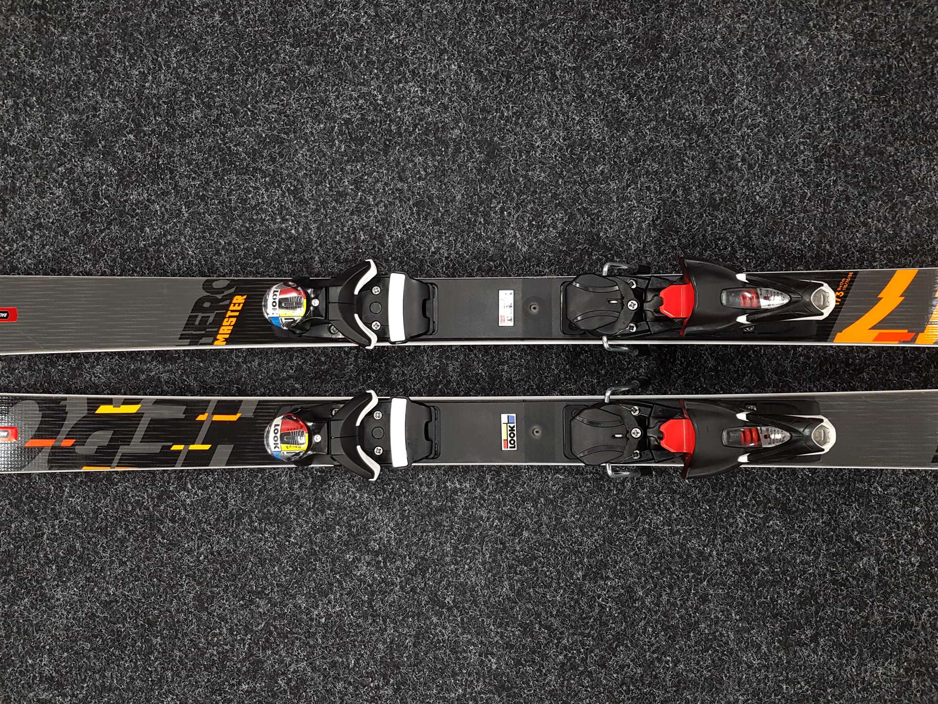 Použité lyže ROSSIGNOL Hero Master M17 + viazanie Look SPX 12