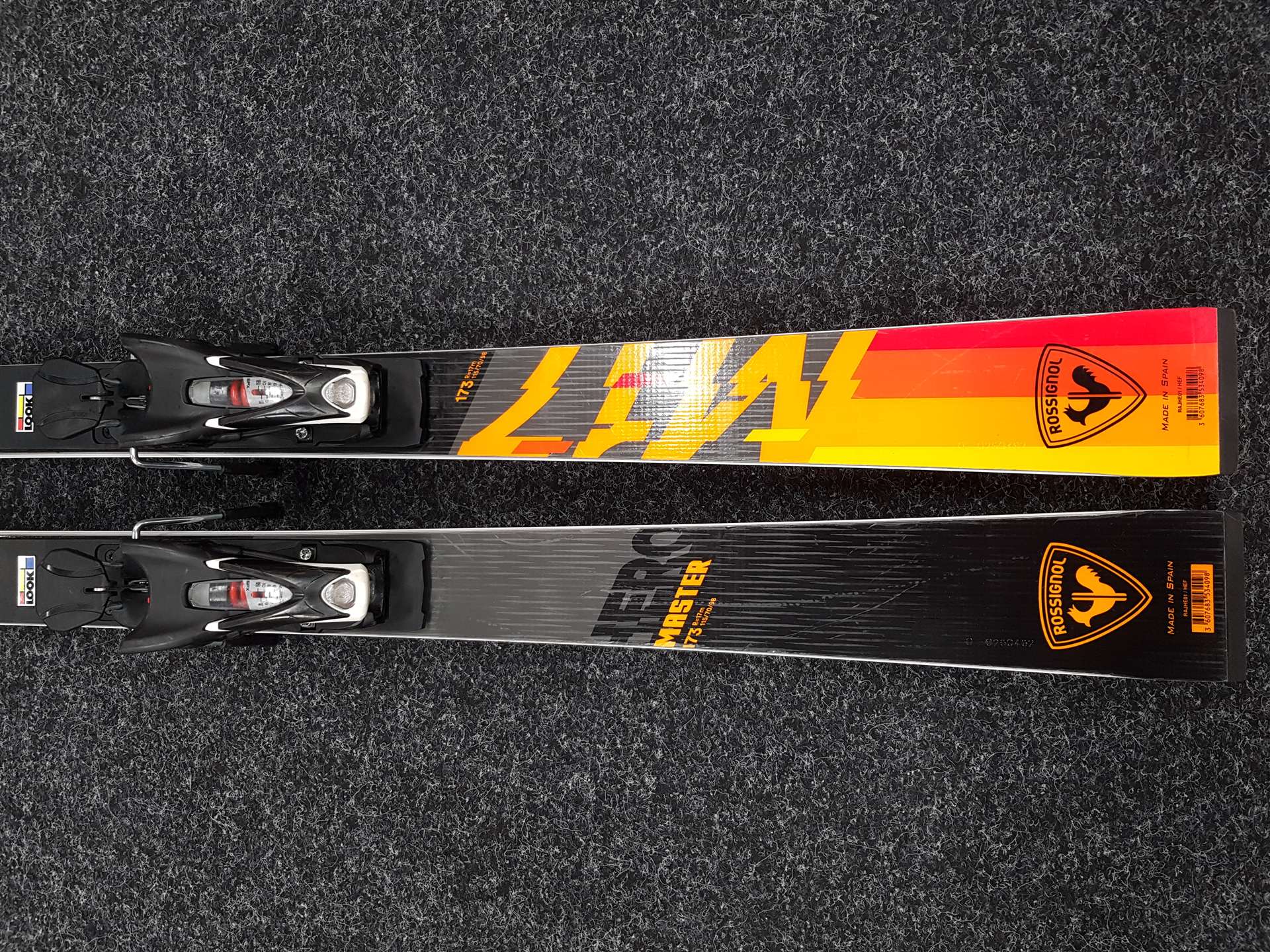 Použité lyže ROSSIGNOL Hero Master M17 + viazanie Look SPX 12