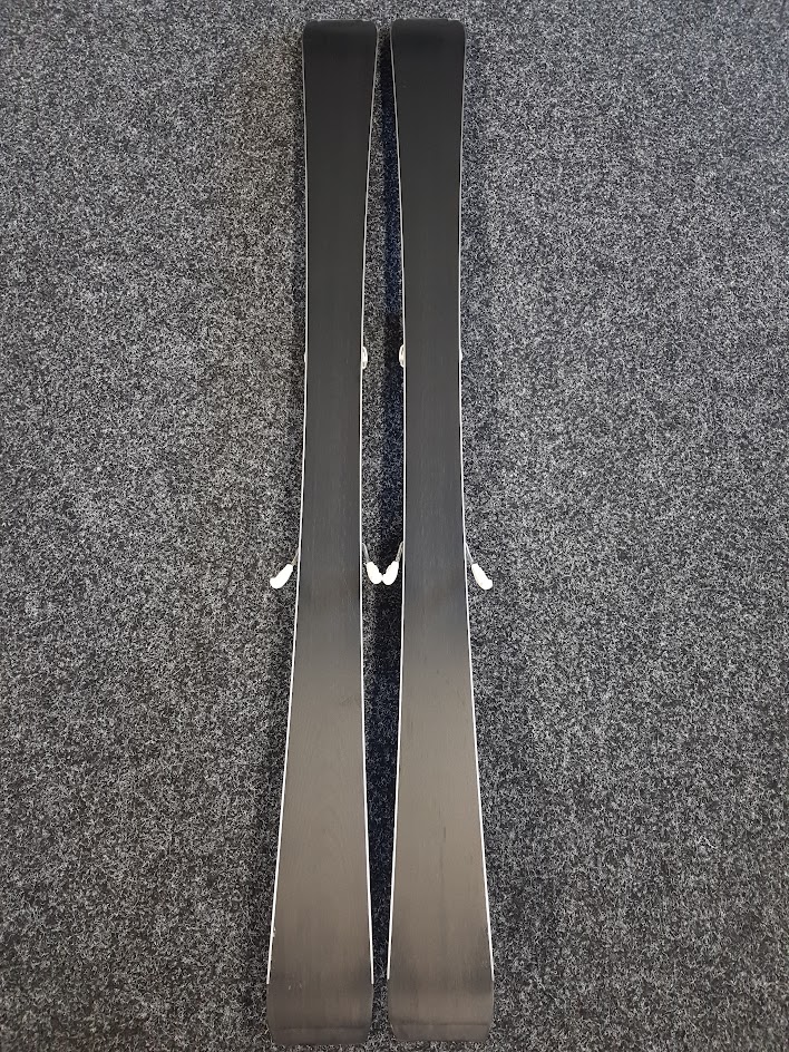 Gebrauchte Elan Ace Skier + Elan 7.5 Bindungen