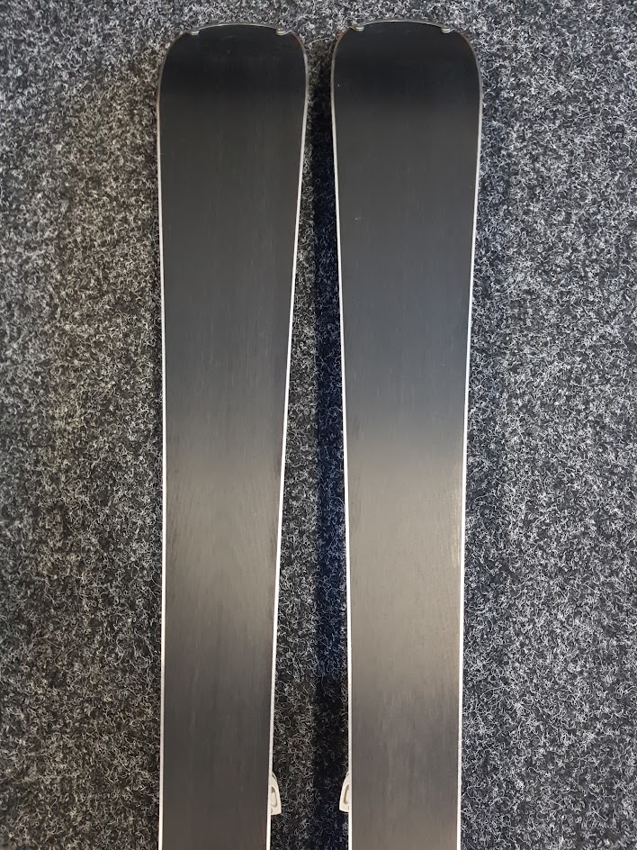 Gebrauchte Elan Ace Skier + Elan 7.5 Bindungen