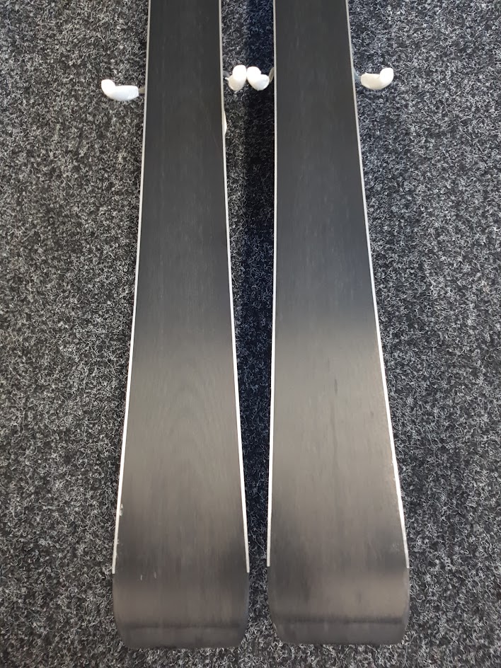 Gebrauchte Elan Ace Skier + Elan 7.5 Bindungen