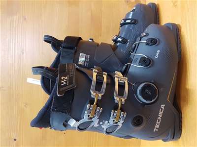 Clăpari de schi second-hand TECNICA 85 HV W2