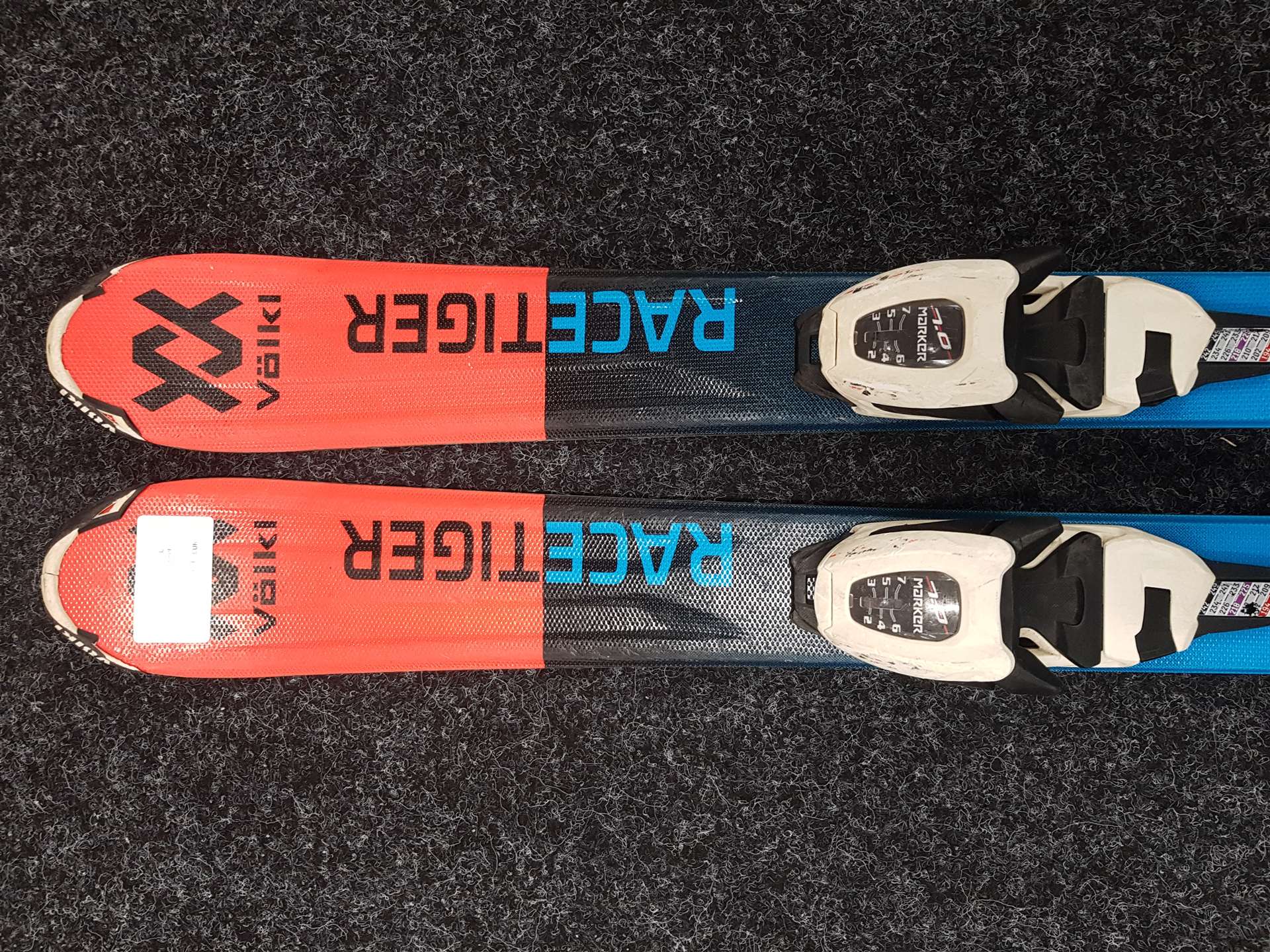 Sci da sci usati per bambini VOLKL Racetiger + attacchi Marker 7.0