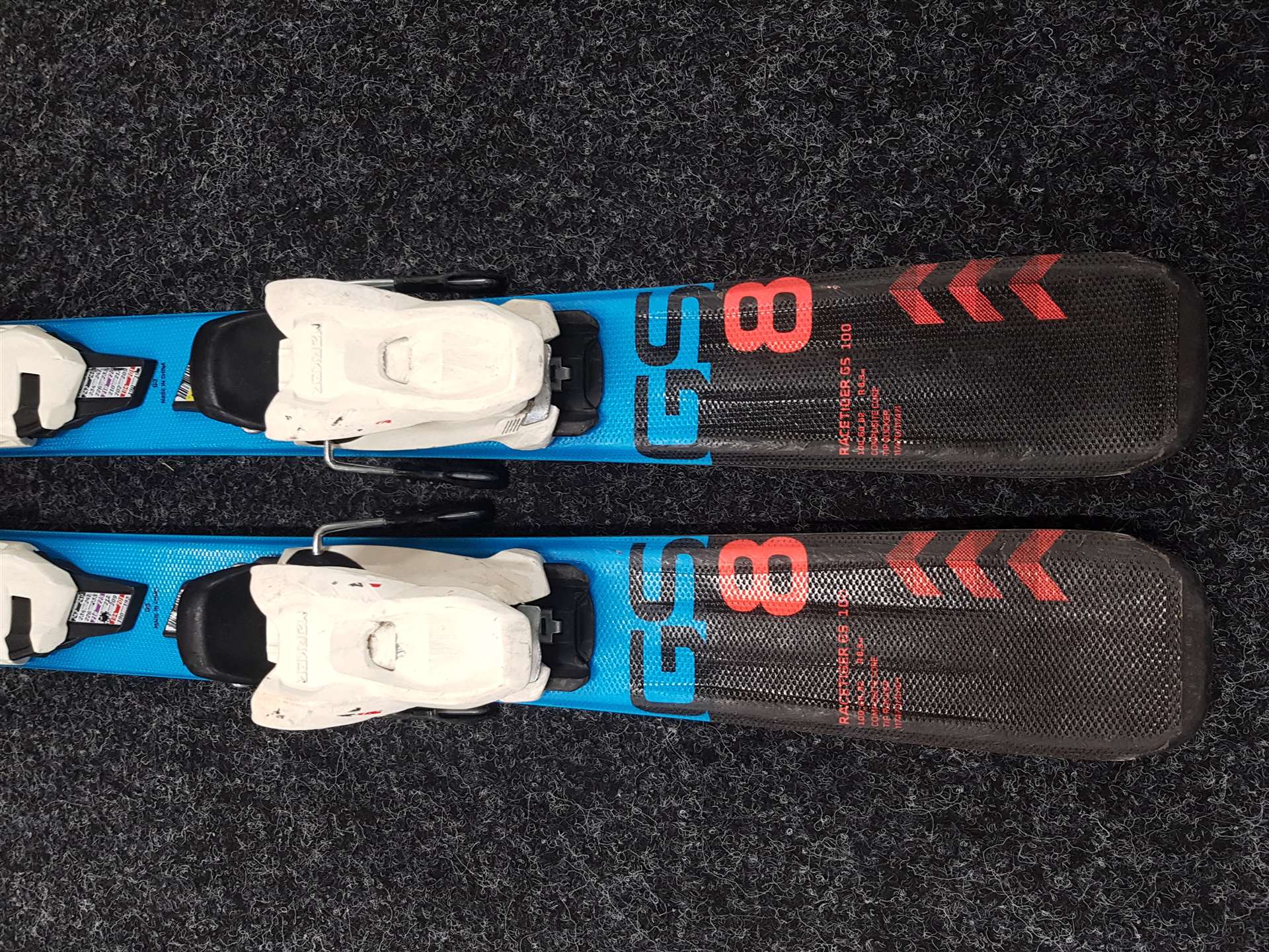 Sci da sci usati per bambini VOLKL Racetiger + attacchi Marker 7.0