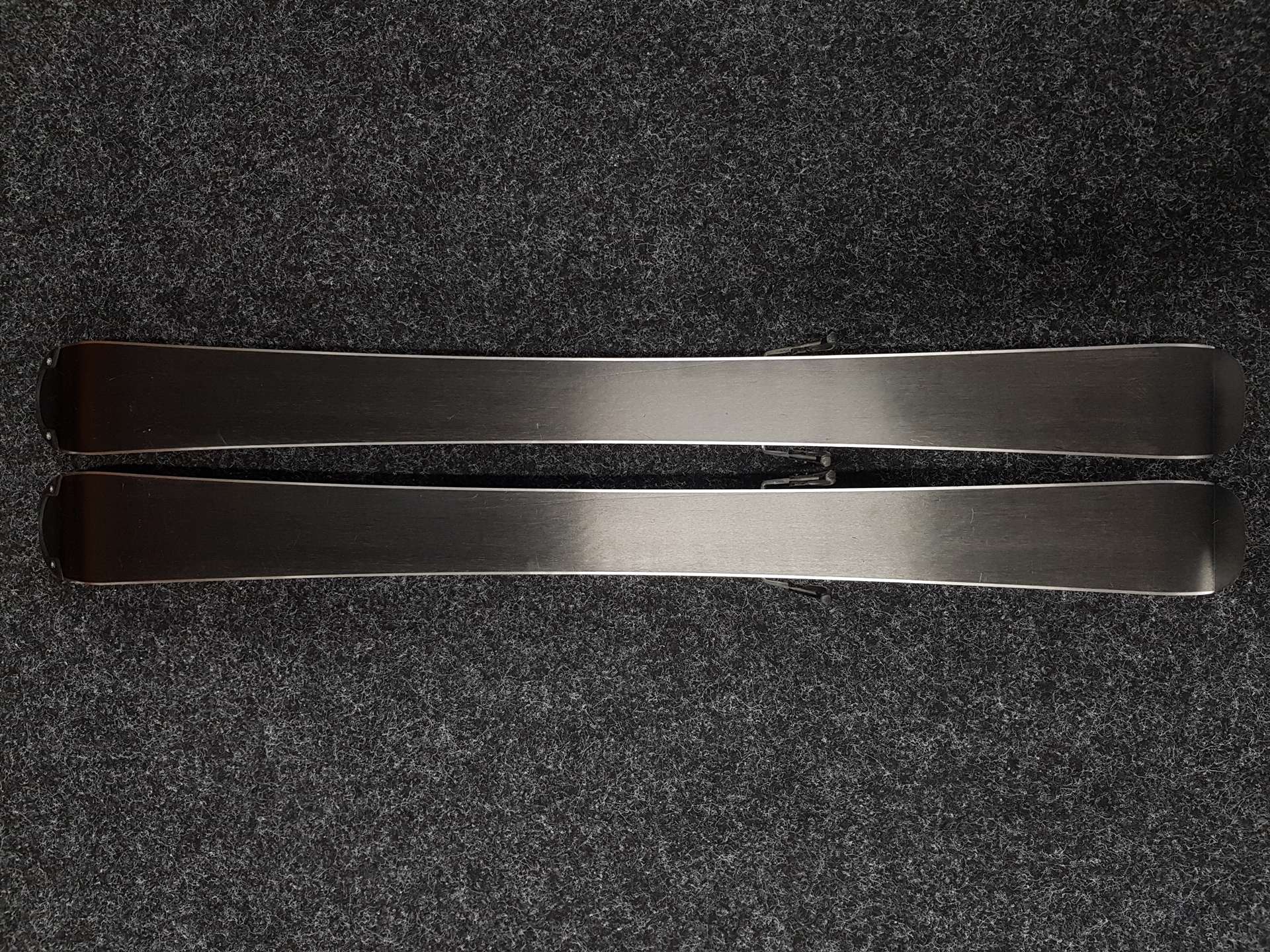 Sci da sci usati per bambini VOLKL Racetiger + attacchi Marker 7.0