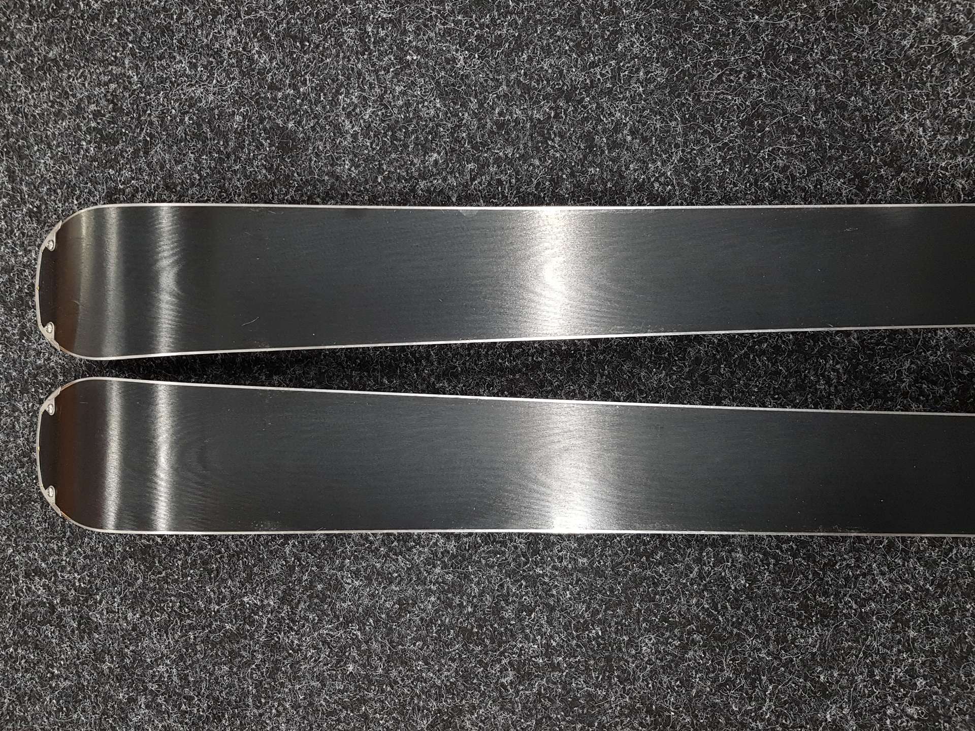 Esquís FISCHER Fire usados + fijaciones Fischer RS 9