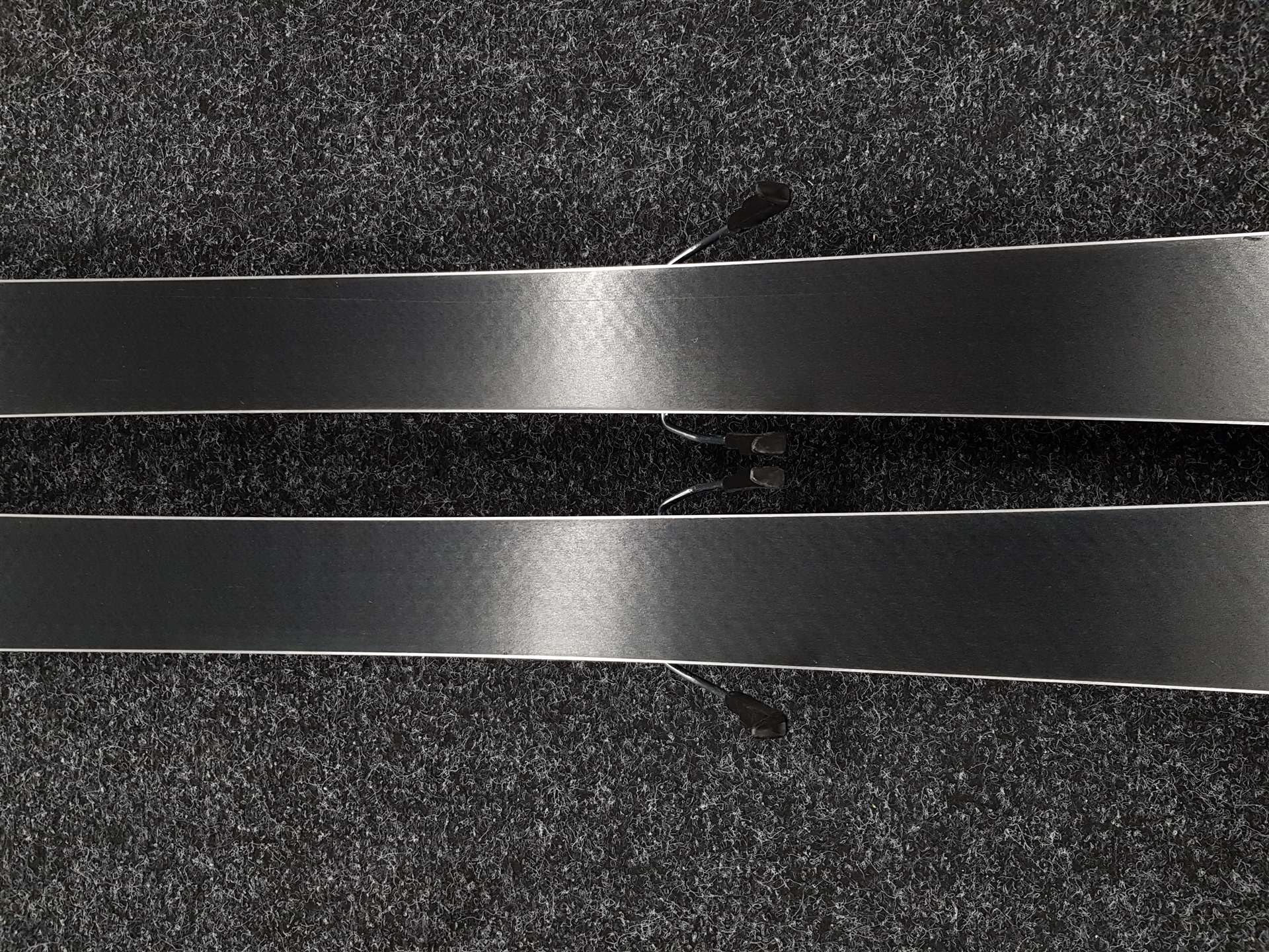 Esquís ROSSIGNOL Nova 8 usados + fijaciones Look Xpress 11
