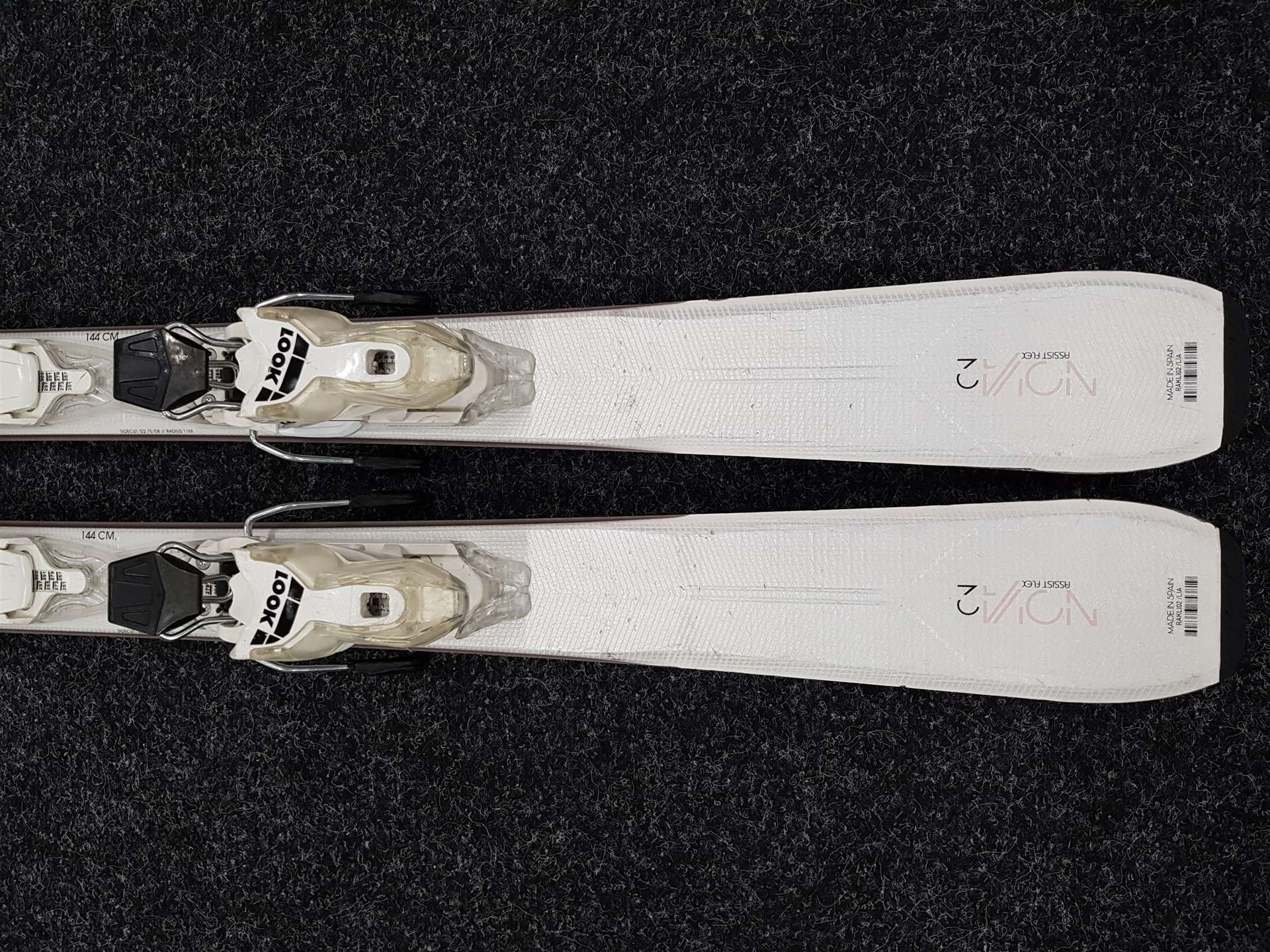 Použité lyže ROSSIGNOL Nova 2 + viazanie Look Xpress 10