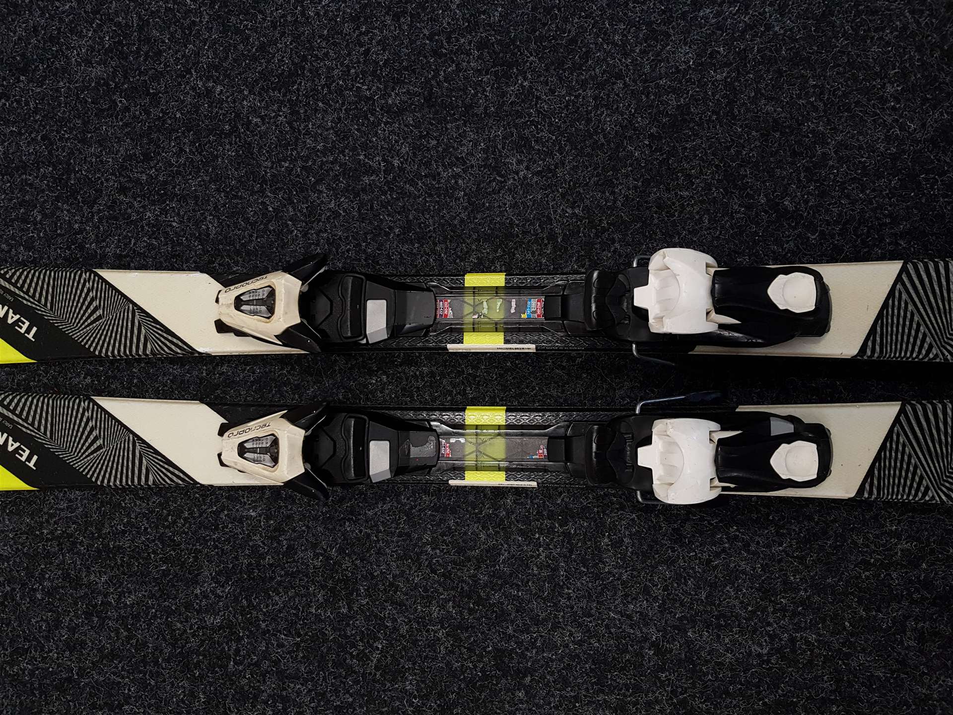 Rabljene otroške smuči TECNOPRO Team 66 + vezi Tecnopro TC45