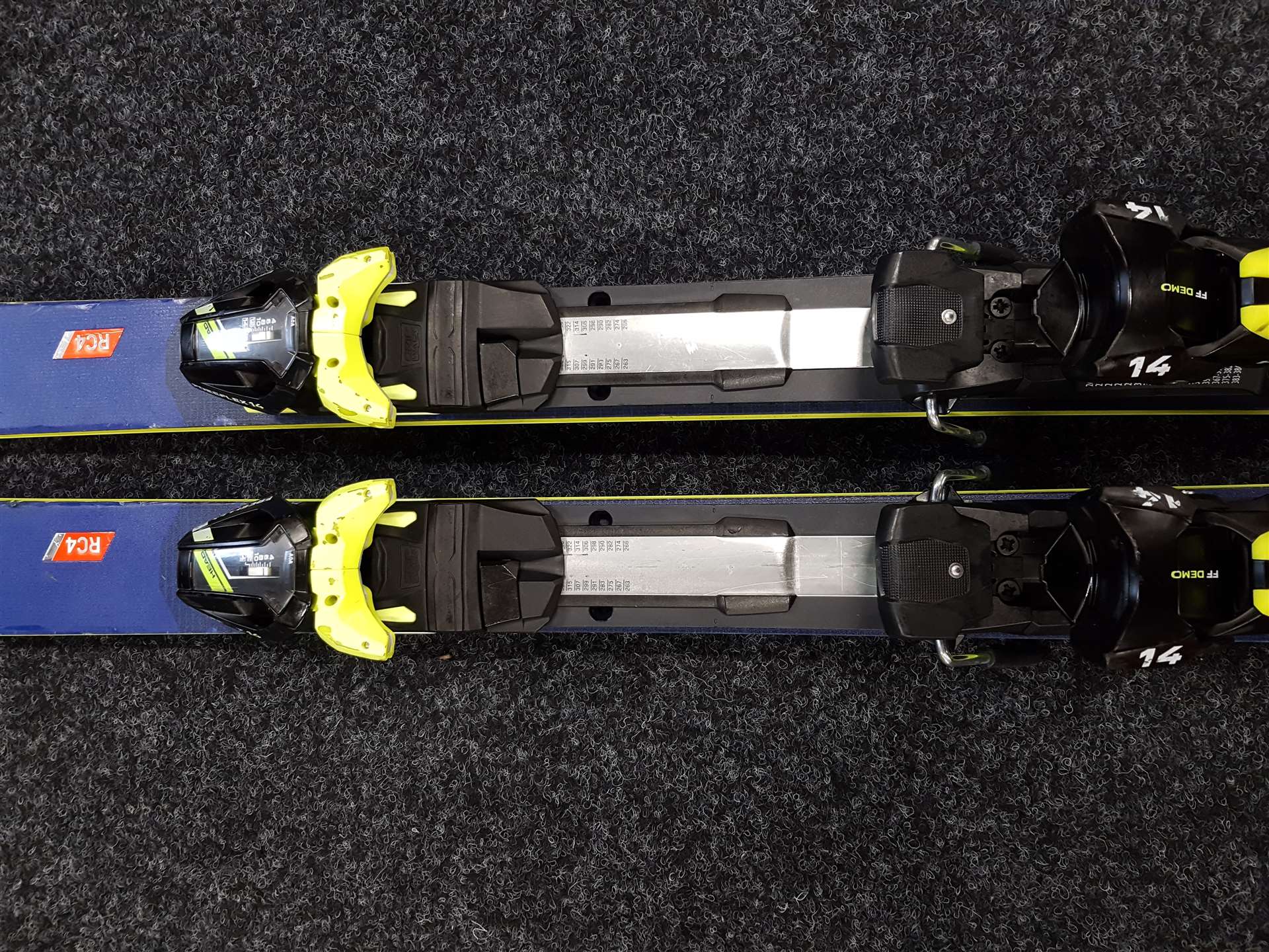 Použité lyže FISCHER The Curv + vázání Head Freeflex 14