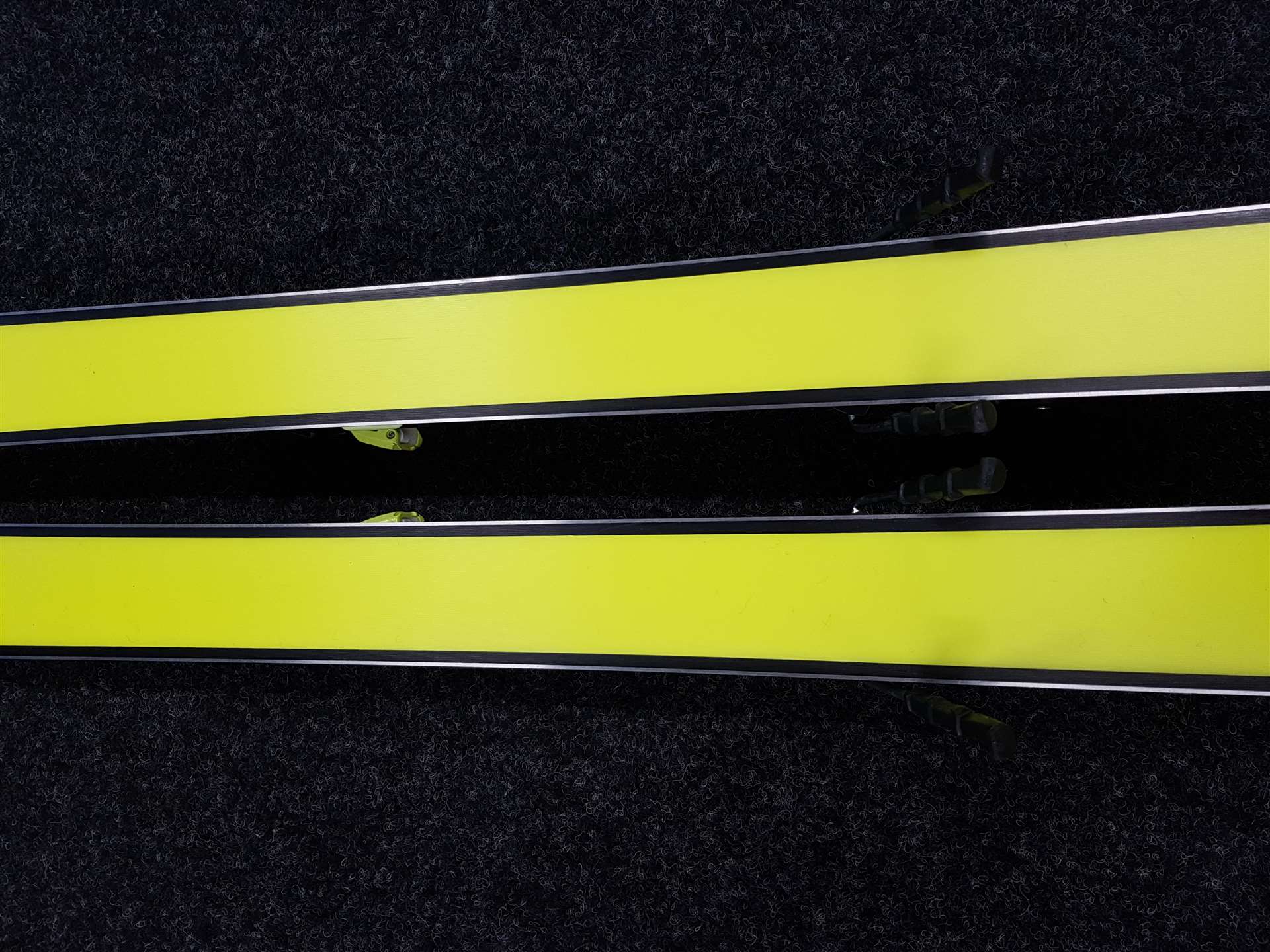 Použité lyže FISCHER The Curv + vázání Head Freeflex 14