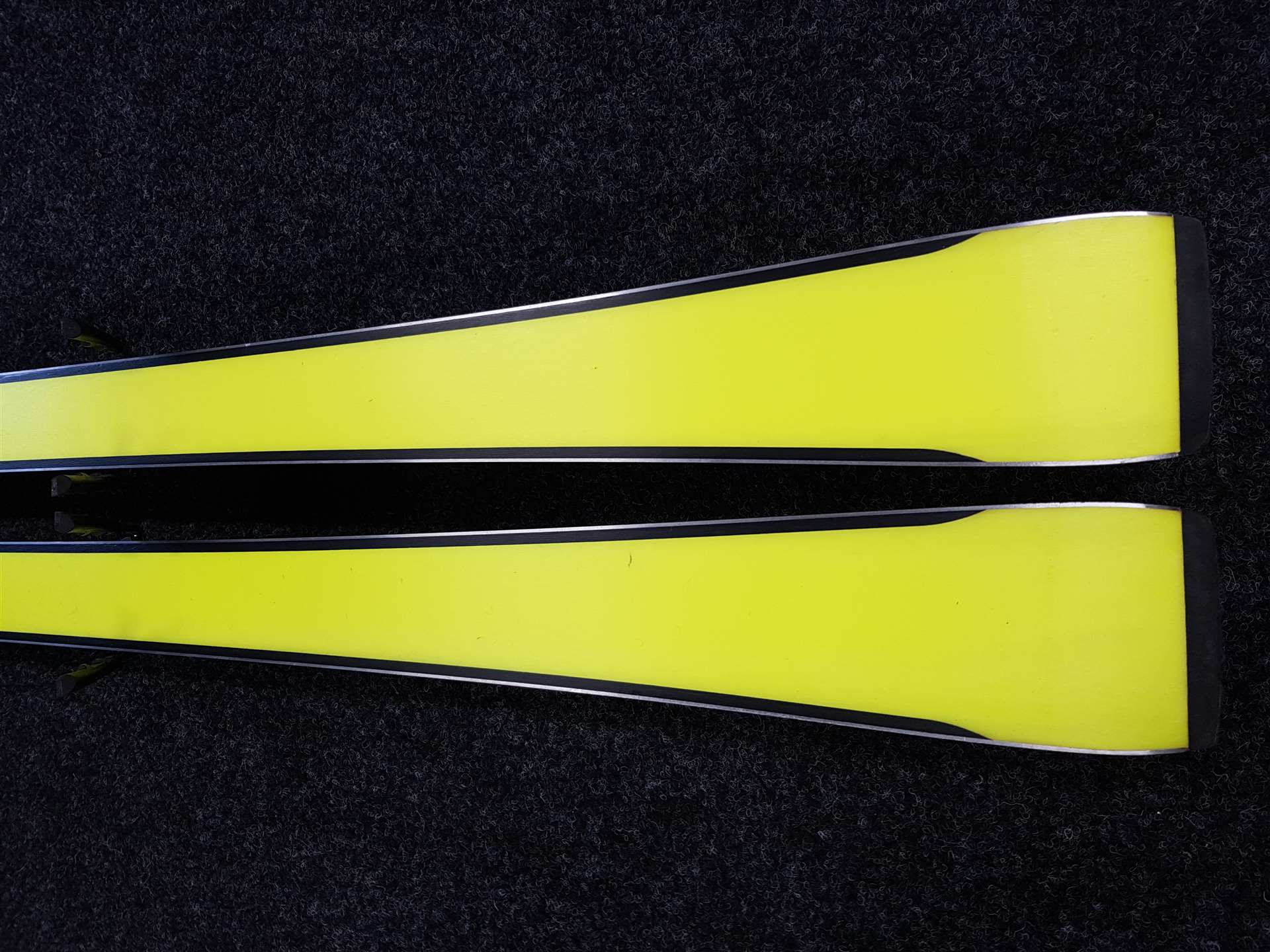 Použité lyže FISCHER The Curv + vázání Head Freeflex 14