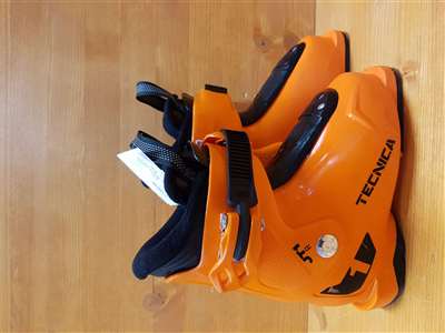 Použité lyžiarky TECNICA JT2 R