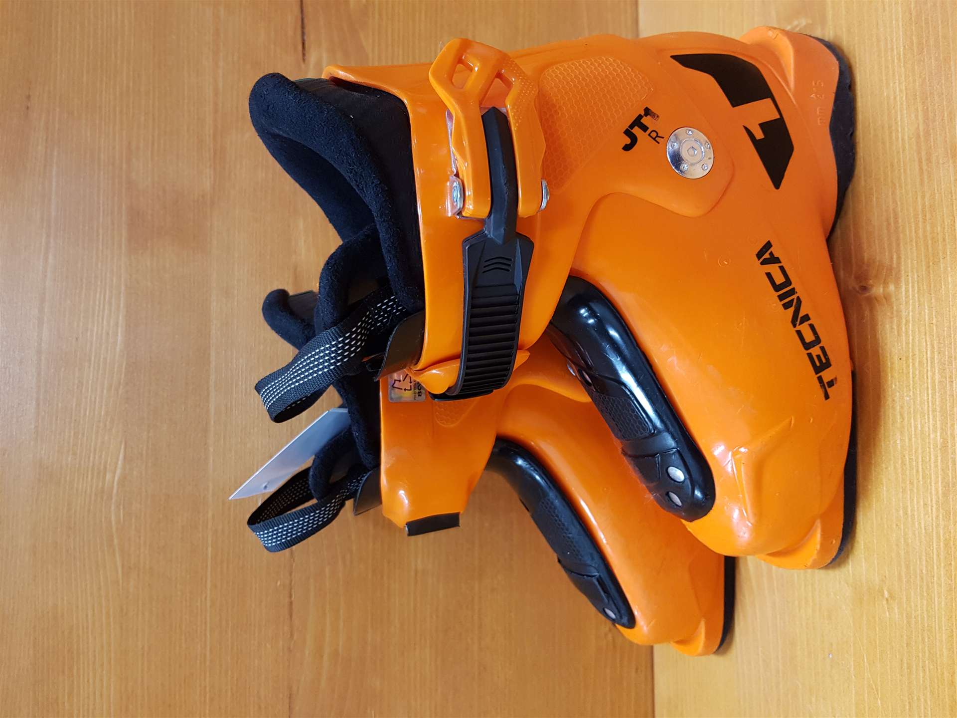 Použité lyžiarky TECNICA JT2 R