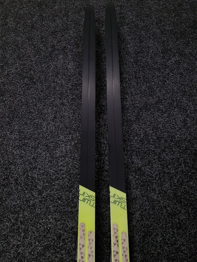 Bazárové běžecké lyže Fischer Twin Skin Carbon